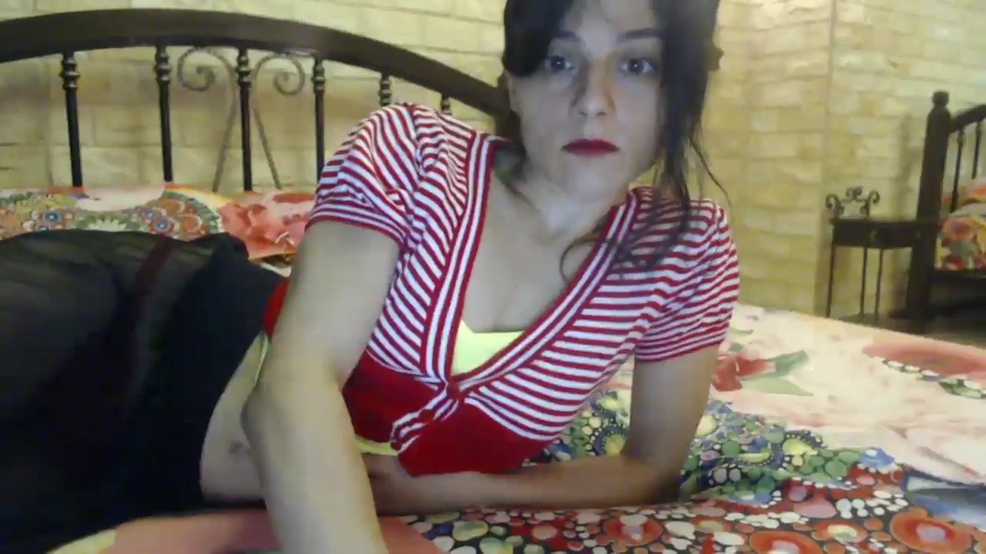 Gallery image thumbnail from ThePerfectNme's myfreecams stream on, 10/17/2024, 04:45 image 6 of 20