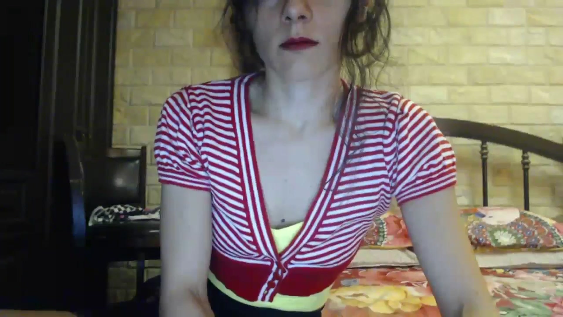 Gallery image thumbnail from ThePerfectNme's myfreecams stream on, 10/17/2024, 04:45 image 19 of 20