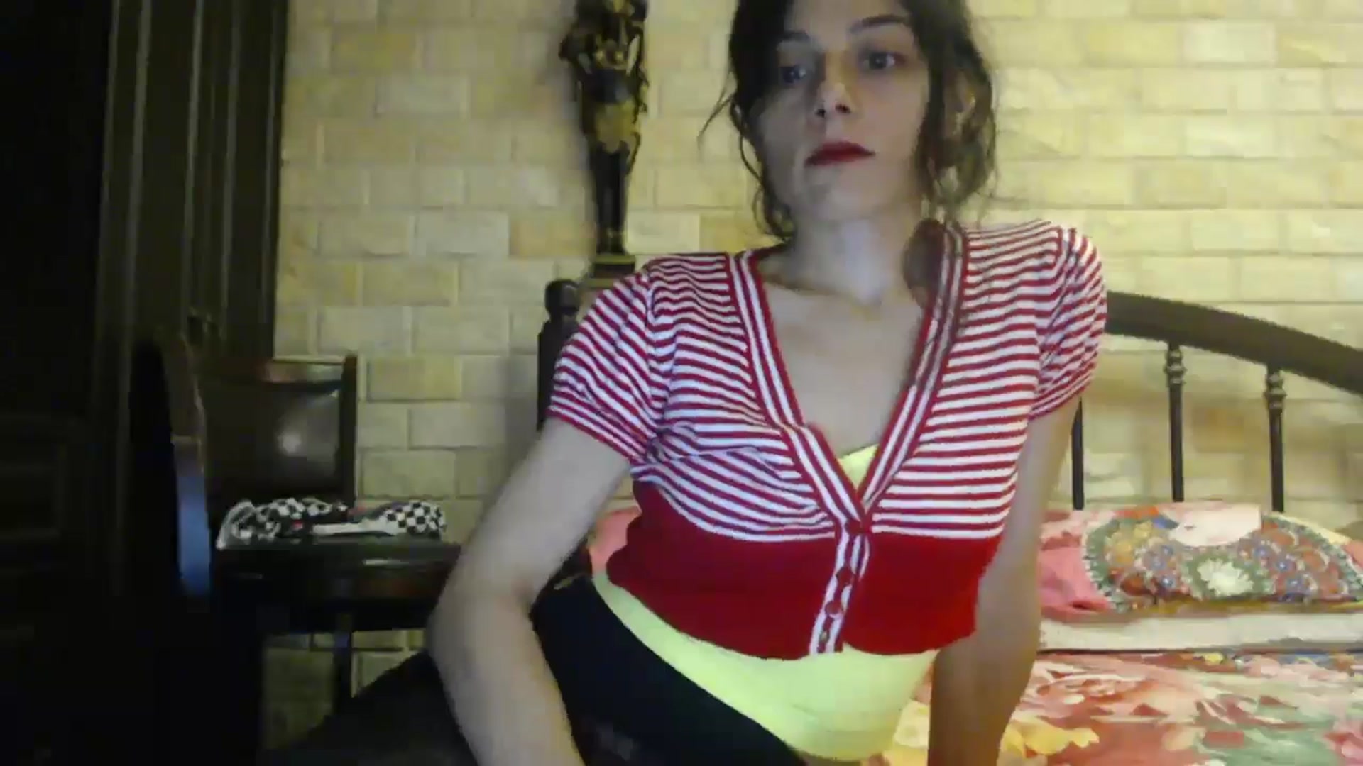 Gallery image thumbnail from ThePerfectNme's myfreecams stream on, 10/17/2024, 04:45 image 18 of 20