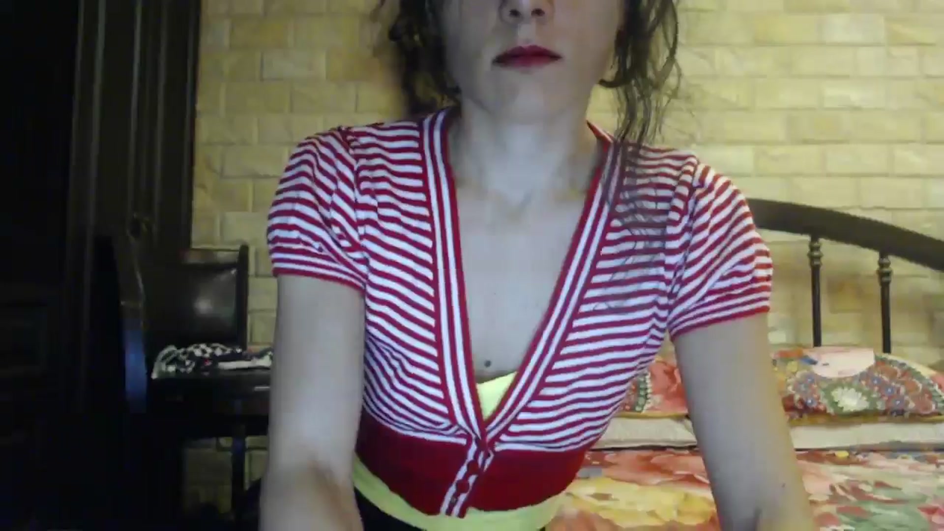 Gallery image thumbnail from ThePerfectNme's myfreecams stream on, 10/17/2024, 04:45 image 17 of 20