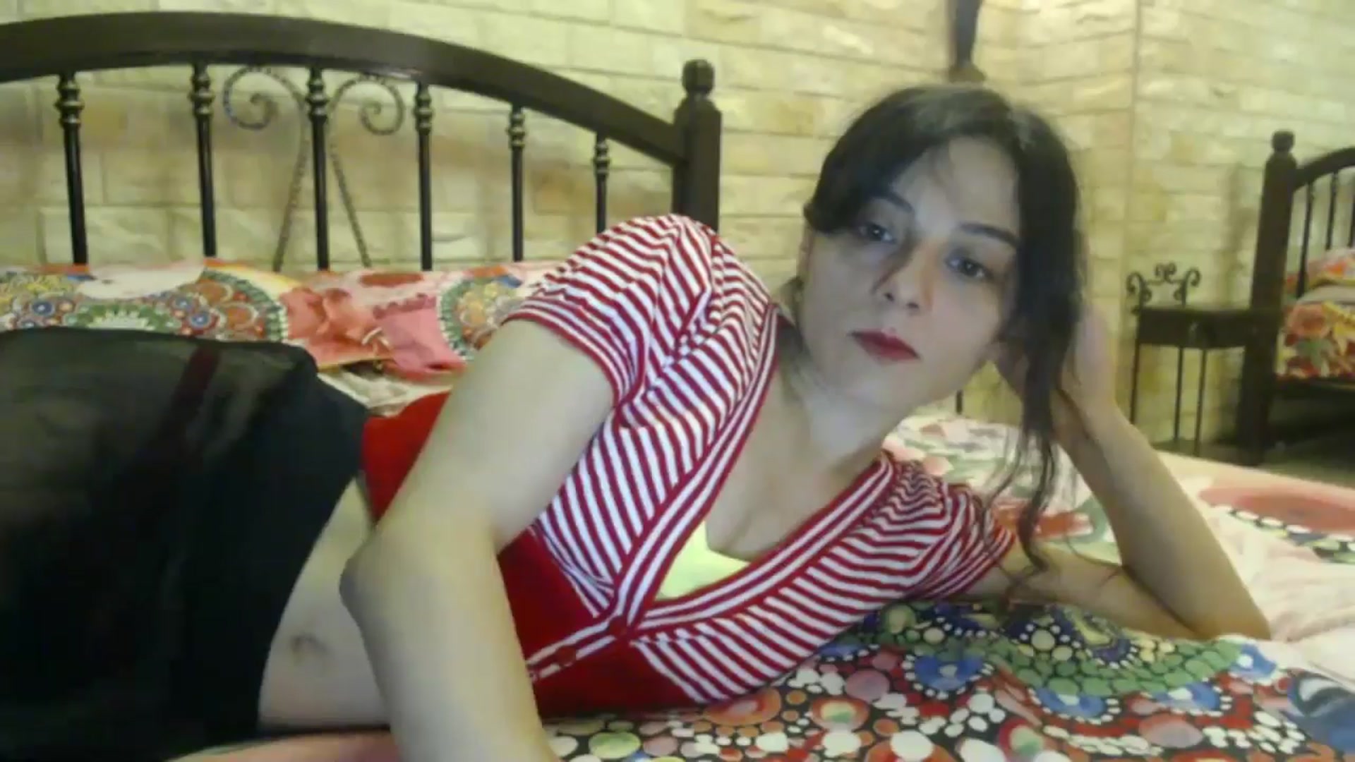 Gallery image thumbnail from ThePerfectNme's myfreecams stream on, 10/17/2024, 04:45 image 10 of 20