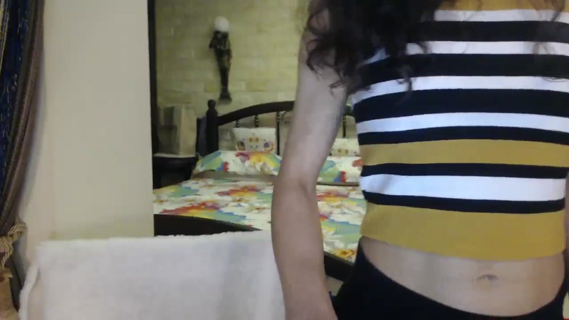 Gallery image thumbnail from ThePerfectNme's myfreecams stream on, 11/19/2024, 01:01 image 10 of 20