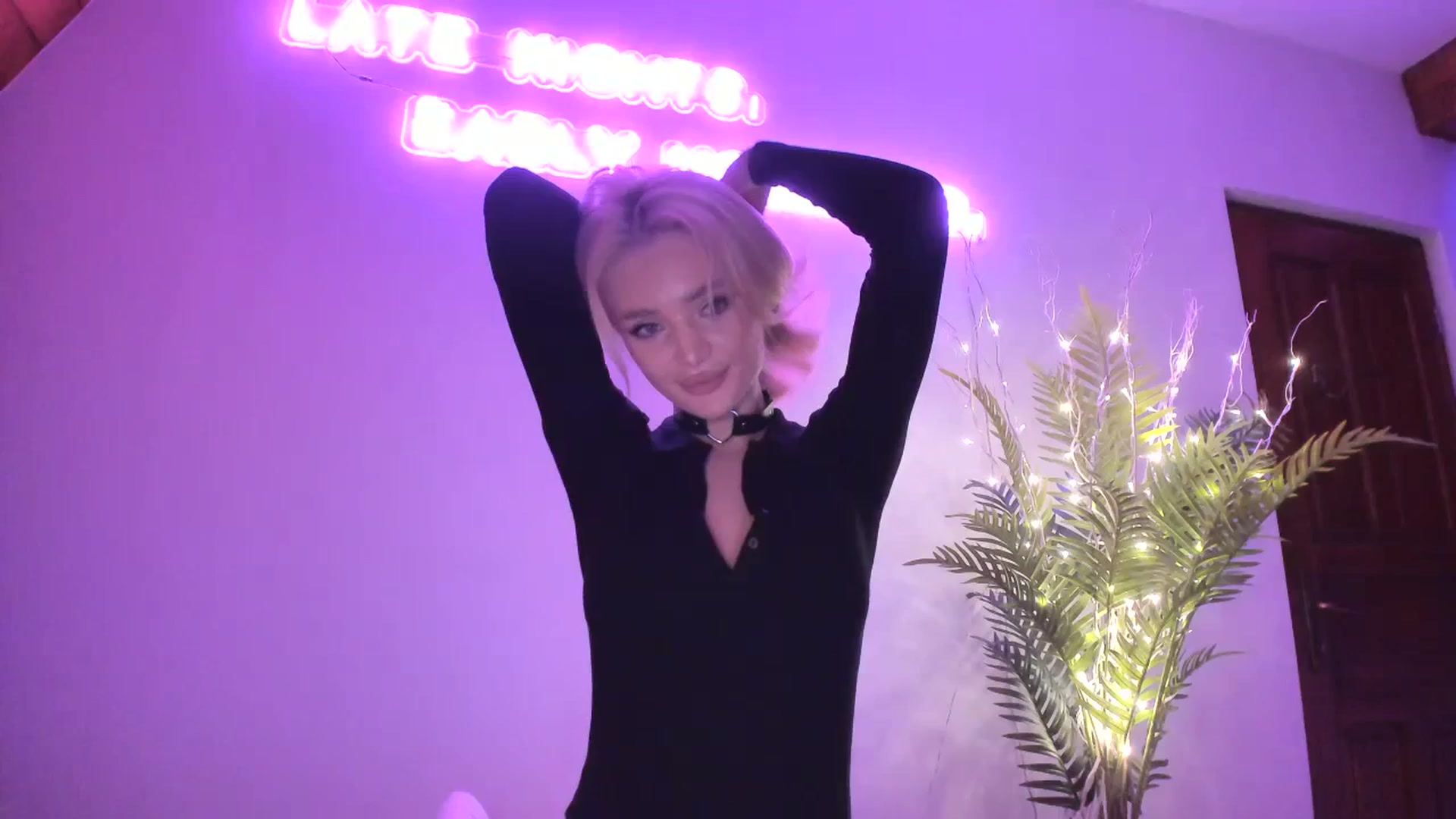 Gallery image thumbnail from TheRosette's myfreecams stream on, 10/20/2023, 01:20 image 18 of 20