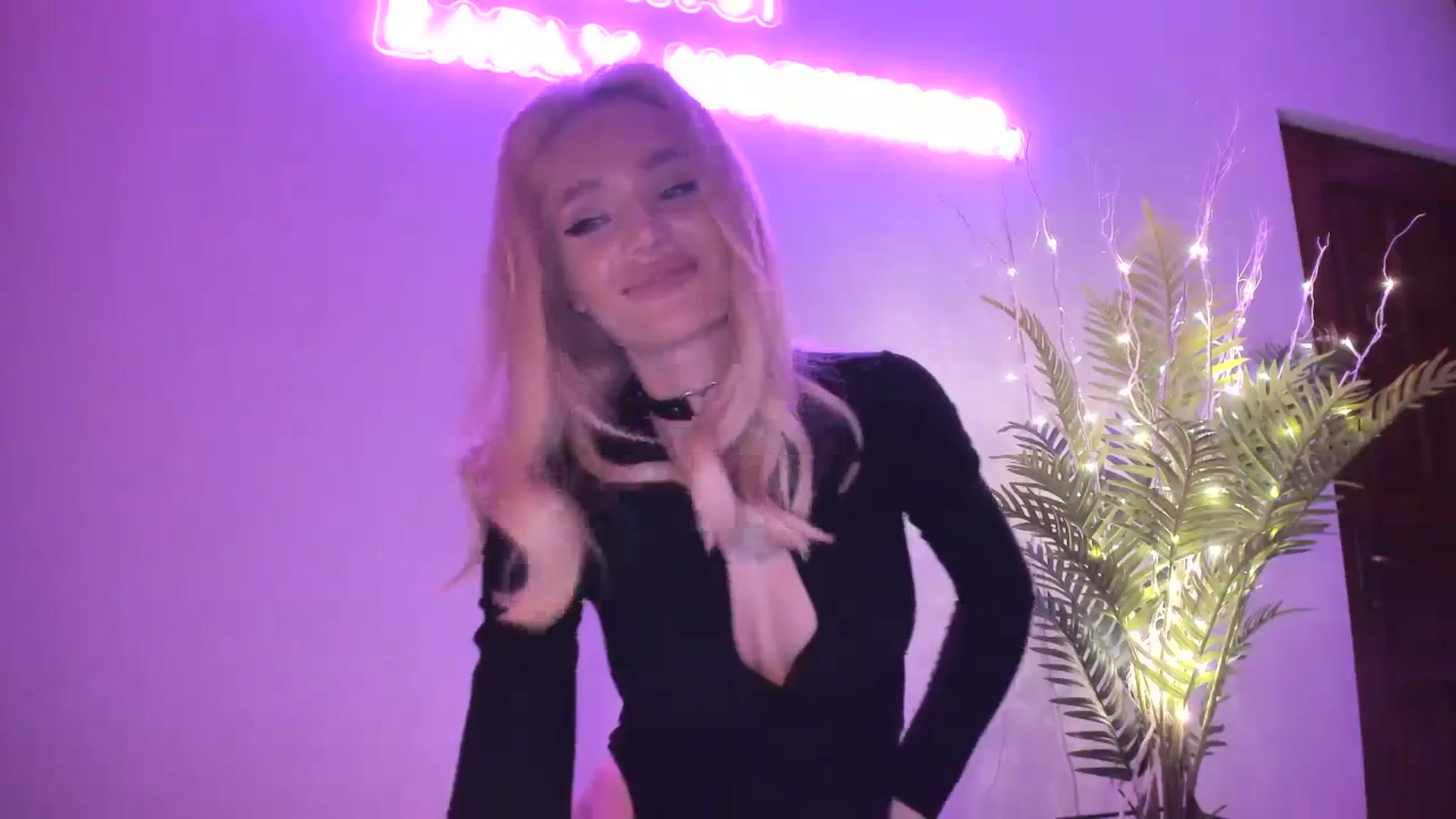 Gallery image thumbnail from TheRosette's myfreecams stream on, 10/20/2023, 01:20 image 16 of 20