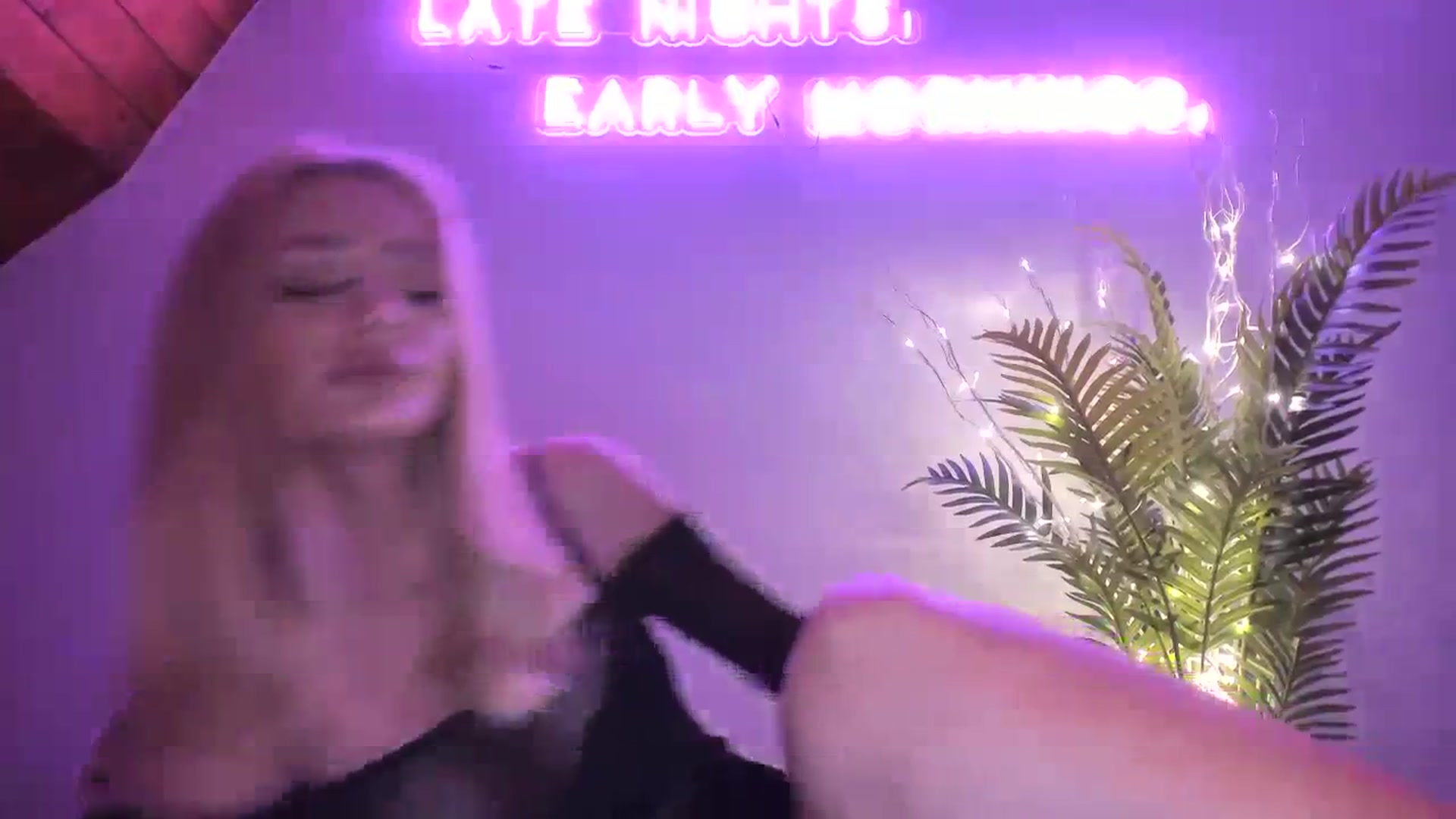 Gallery image thumbnail from TheRosette's myfreecams stream on, 10/22/2023, 24:28 image 12 of 20