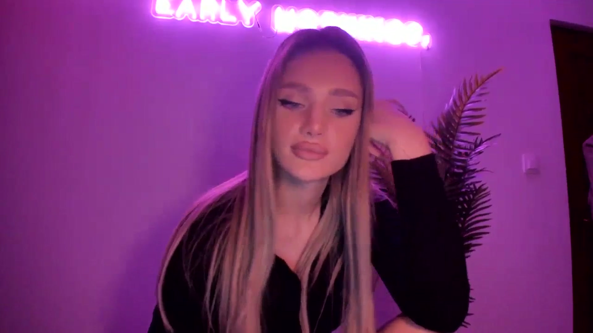 Gallery image thumbnail from TheRosette's myfreecams stream on, 11/19/2023, 23:03 image 18 of 20