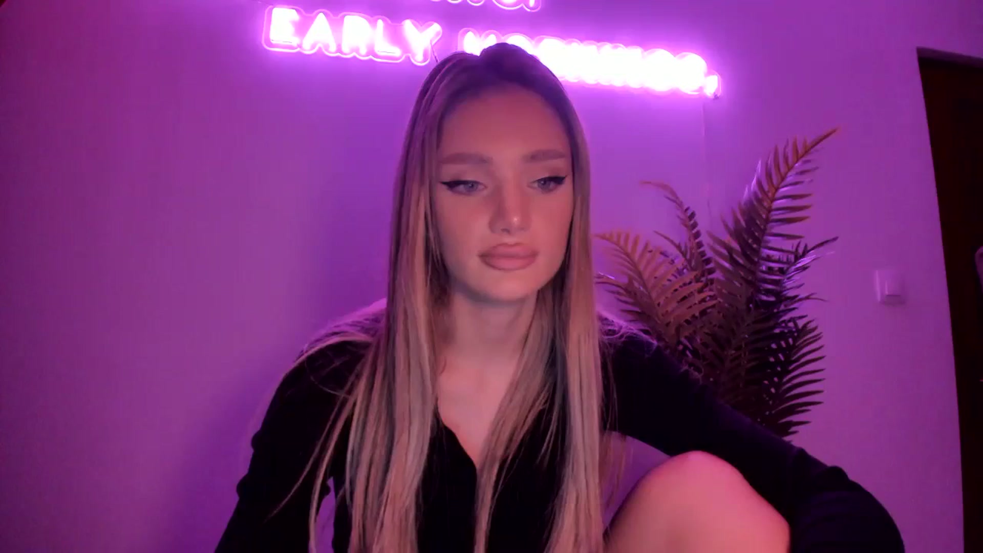Gallery image thumbnail from TheRosette's myfreecams stream on, 11/19/2023, 23:03 image 16 of 20
