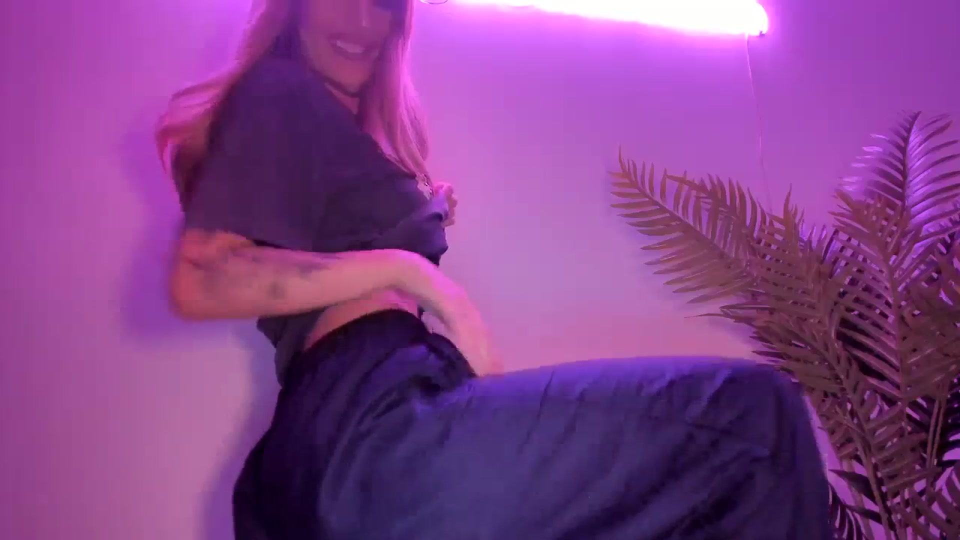 Gallery image thumbnail from TheRosette's myfreecams stream on, 11/28/2023, 01:08 image 7 of 20