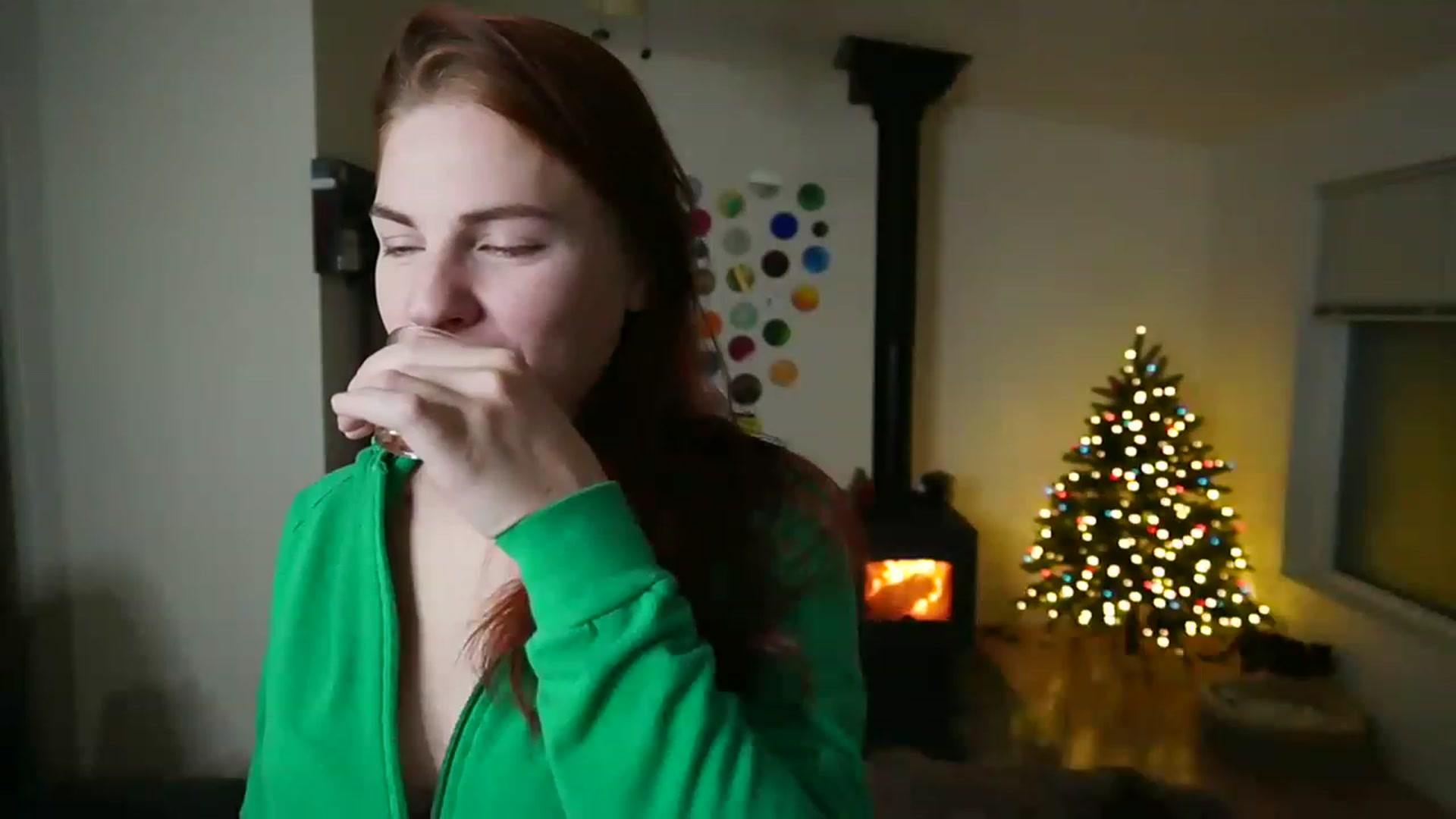 Gallery image thumbnail from TheRoxRoom's myfreecams stream on, 12/03/2022, 04:26 image 6 of 20