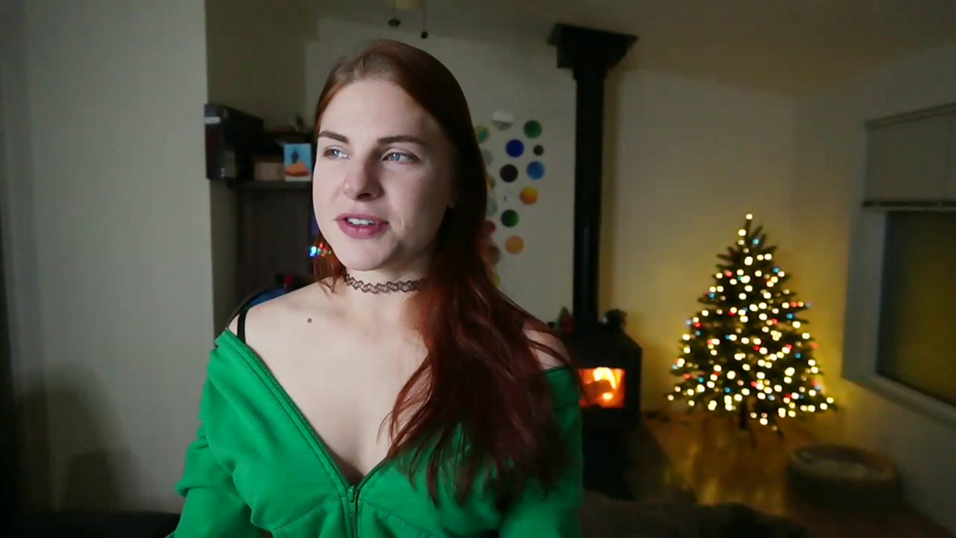 Gallery image thumbnail from TheRoxRoom's myfreecams stream on, 12/03/2022, 04:26 image 10 of 20