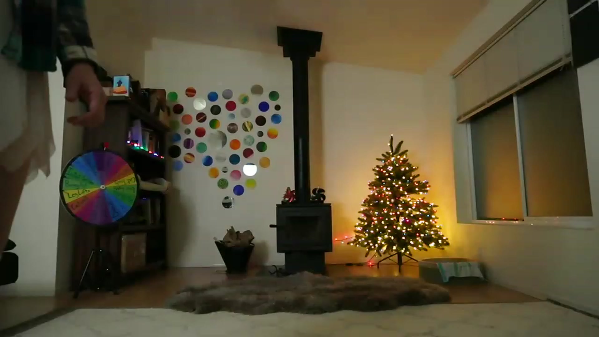 Gallery image thumbnail from TheRoxRoom's myfreecams stream on, 12/10/2022, 04:34 image 17 of 20
