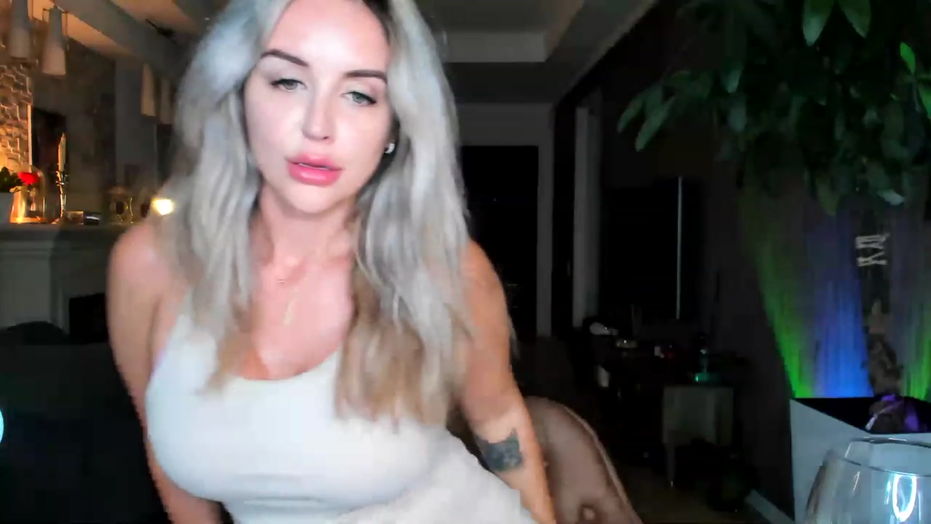 Gallery image thumbnail from TheSassyOne's myfreecams stream on, 03/03/2023, 24:02 image 12 of 20
