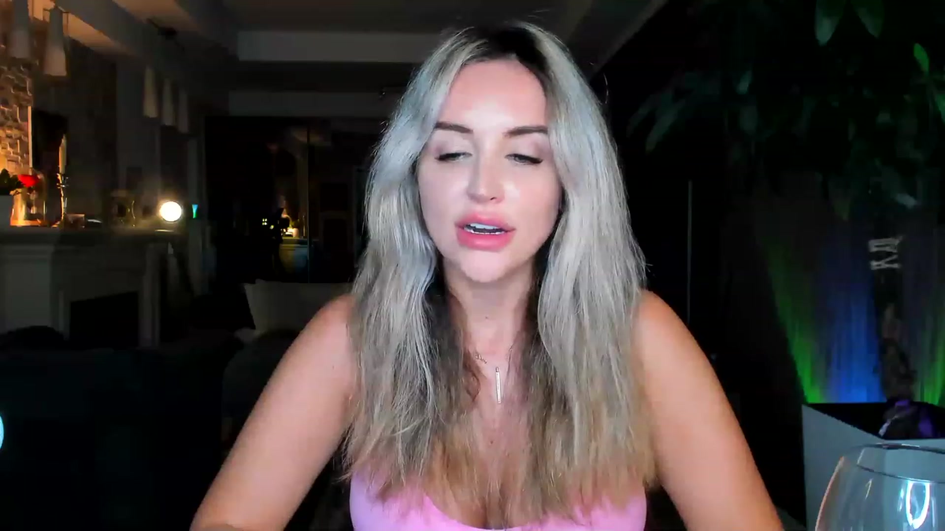 Gallery image thumbnail from TheSassyOne's myfreecams stream on, 03/03/2023, 24:02 image 11 of 20