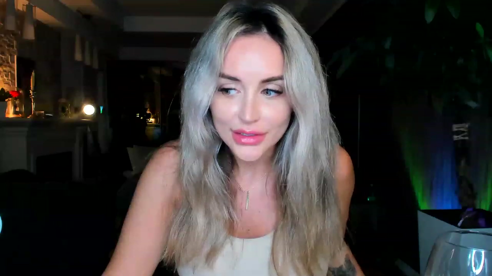 Gallery image thumbnail from TheSassyOne's myfreecams stream on, 03/03/2023, 24:02 image 18 of 20