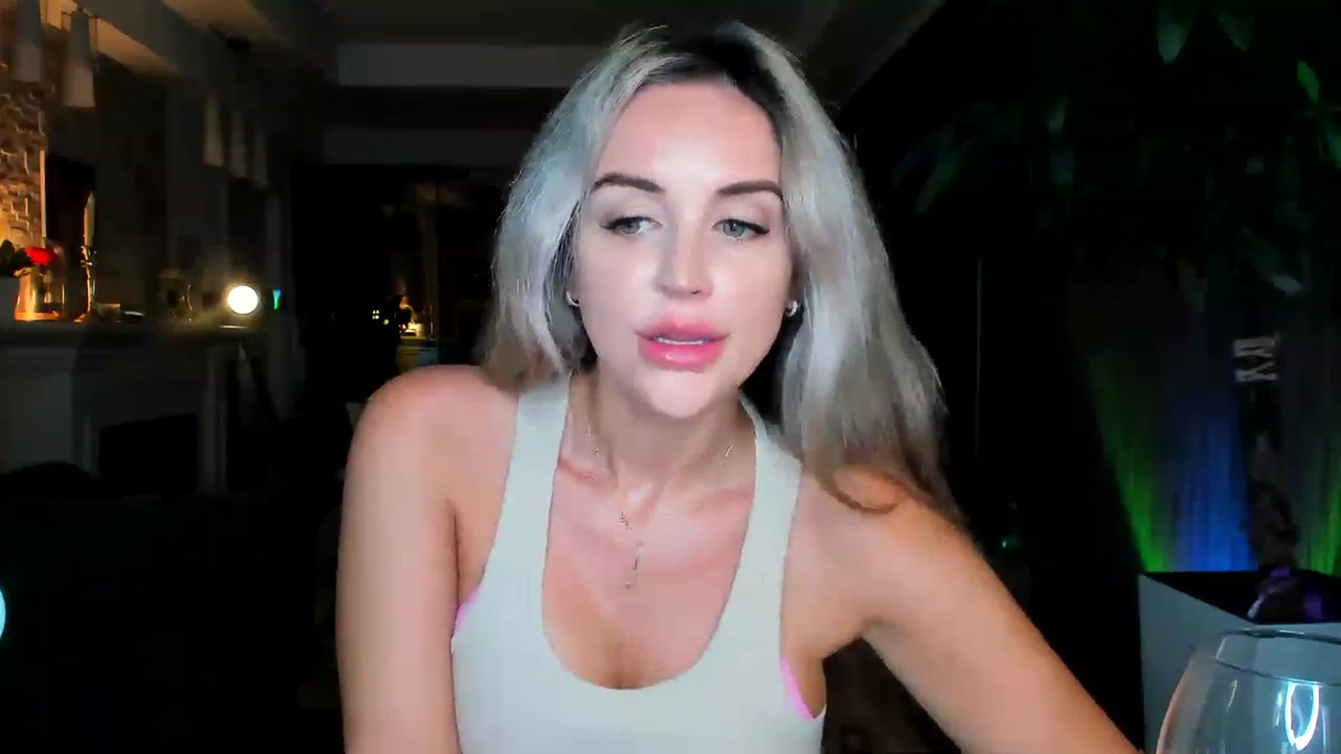 Gallery image thumbnail from TheSassyOne's myfreecams stream on, 03/03/2023, 24:02 image 13 of 20