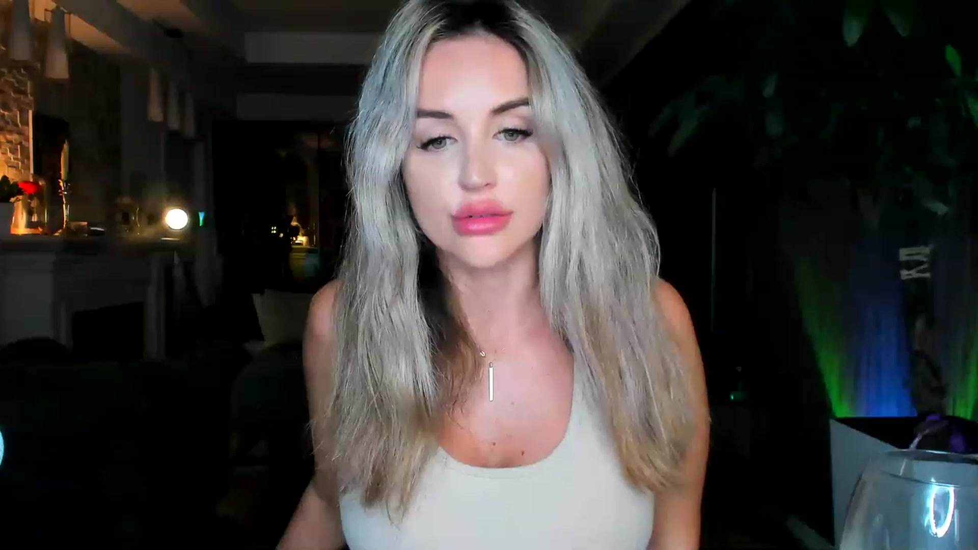 Gallery image thumbnail from TheSassyOne's myfreecams stream on, 03/03/2023, 01:32 image 17 of 20