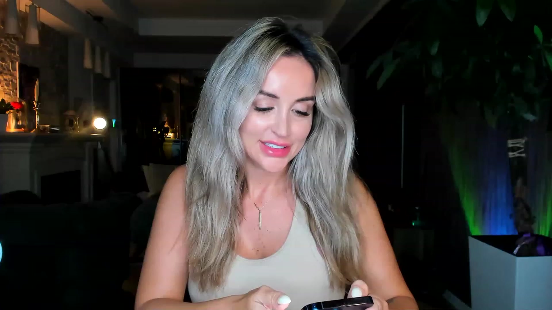 Gallery image thumbnail from TheSassyOne's myfreecams stream on, 03/03/2023, 01:32 image 5 of 20