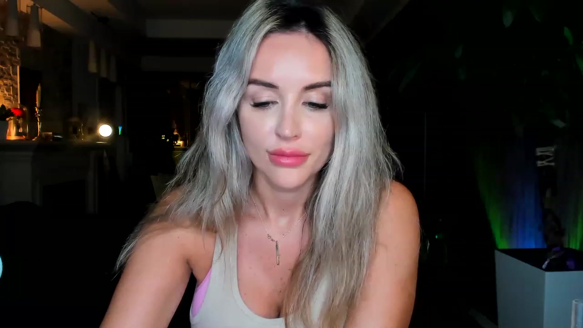Gallery image thumbnail from TheSassyOne's myfreecams stream on, 03/03/2023, 01:32 image 20 of 20