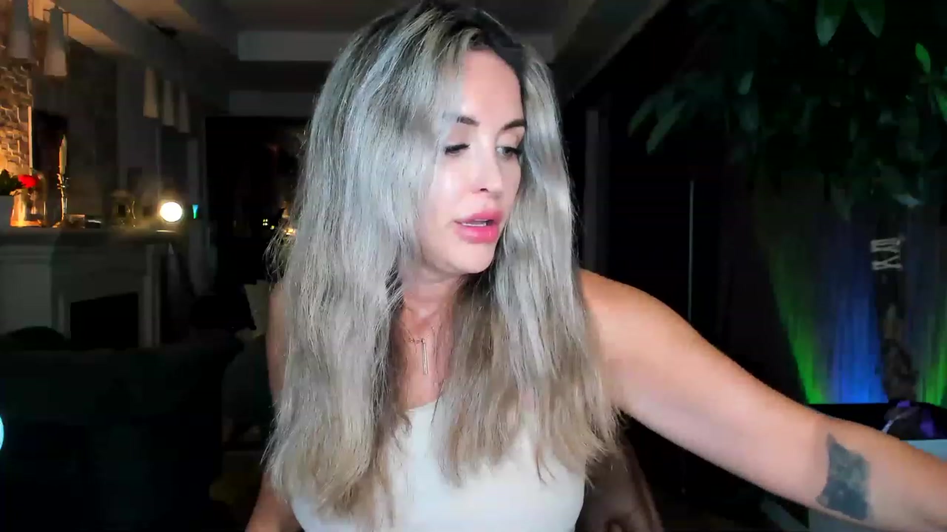 Gallery image thumbnail from TheSassyOne's myfreecams stream on, 03/03/2023, 01:32 image 9 of 20