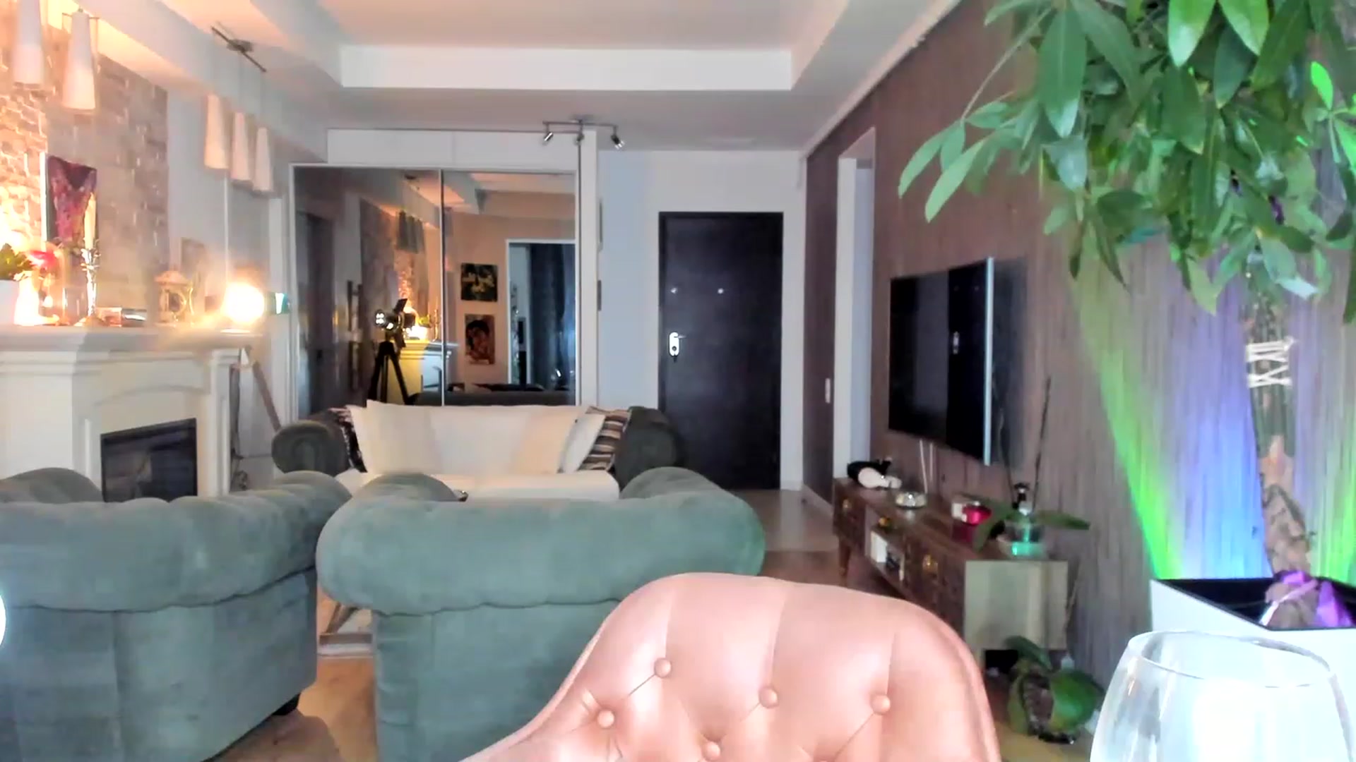 Gallery image thumbnail from TheSassyOne's myfreecams stream on, 03/03/2023, 01:32 image 15 of 20