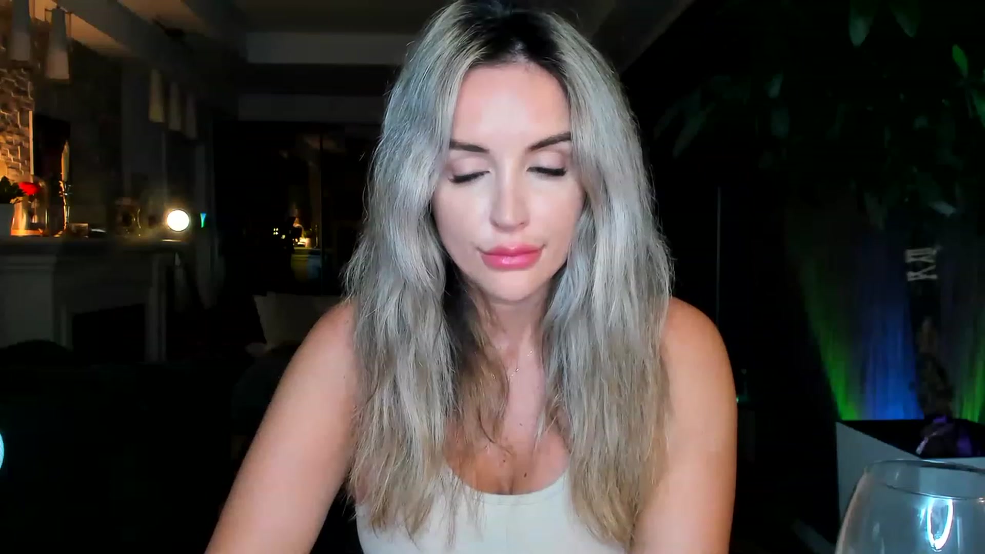 Gallery image thumbnail from TheSassyOne's myfreecams stream on, 03/03/2023, 01:32 image 18 of 20