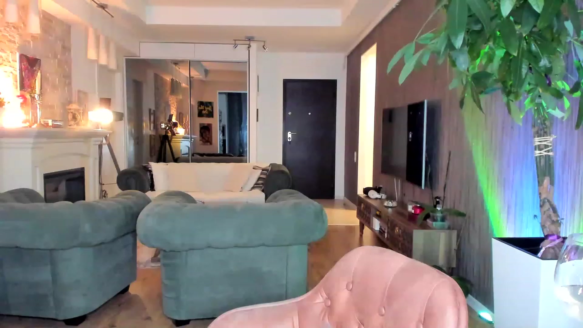 Gallery image thumbnail from TheSassyOne's myfreecams stream on, 03/05/2023, 24:04 image 9 of 20