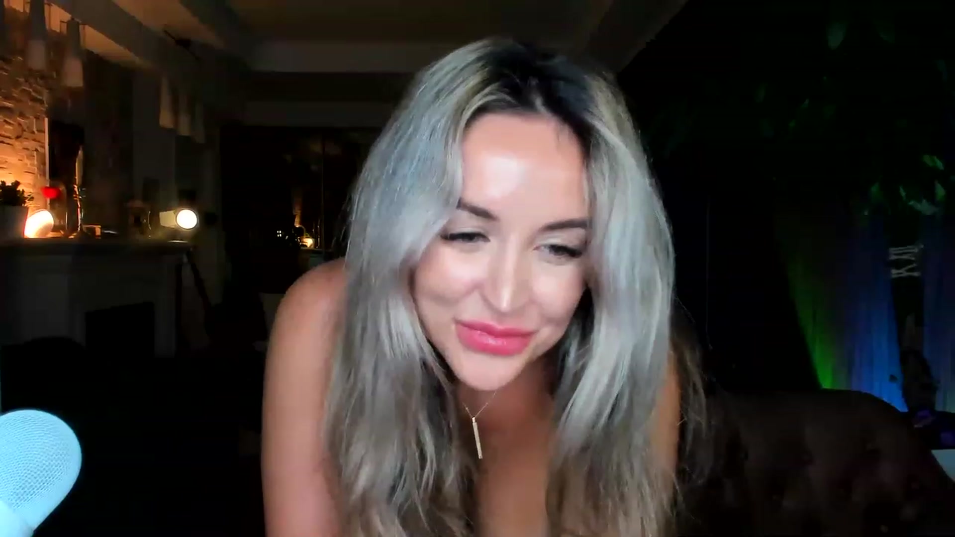 Gallery image thumbnail from TheSassyOne's myfreecams stream on, 03/05/2023, 03:18 image 18 of 20