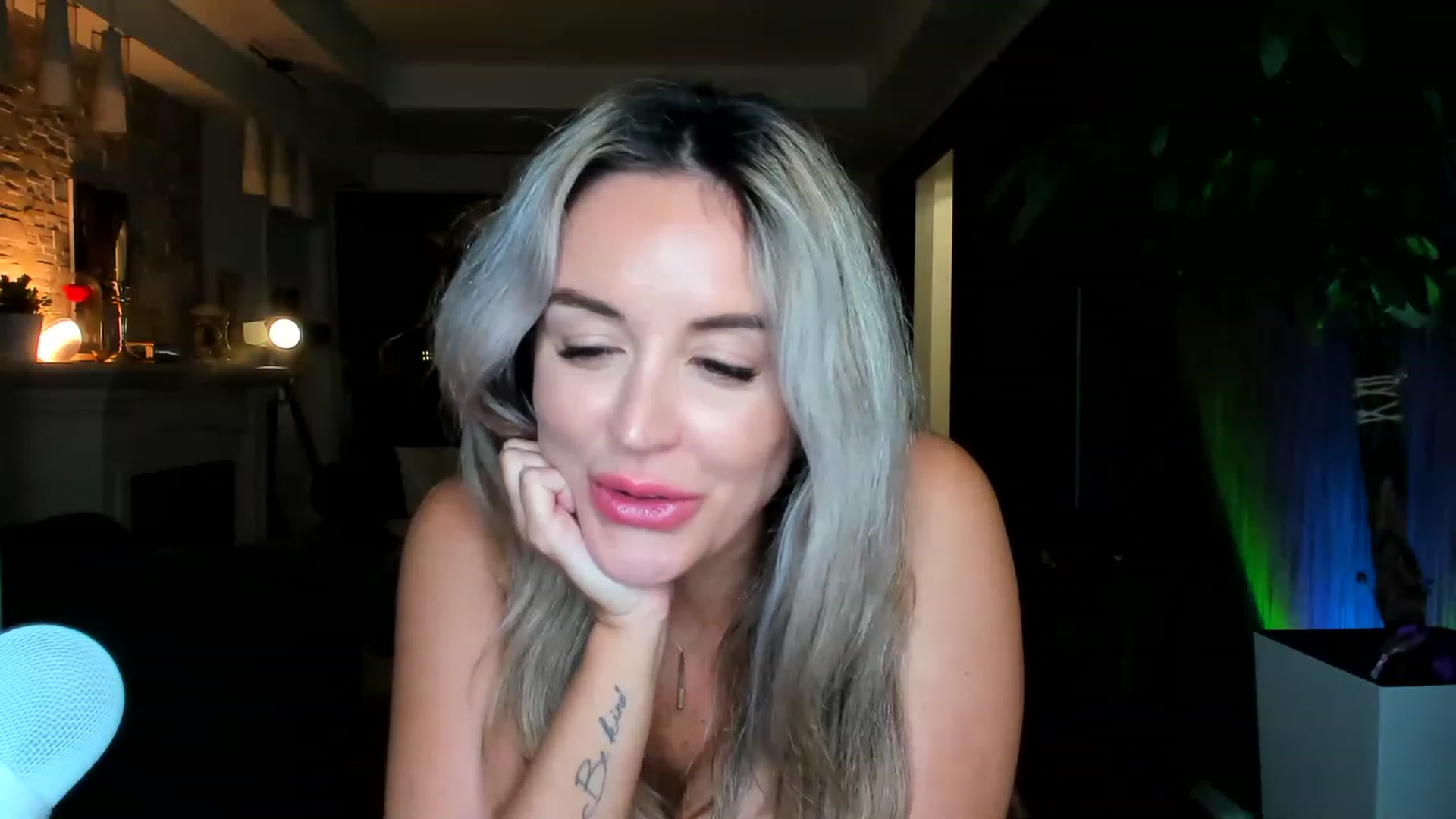 Gallery image thumbnail from TheSassyOne's myfreecams stream on, 03/05/2023, 03:18 image 16 of 20