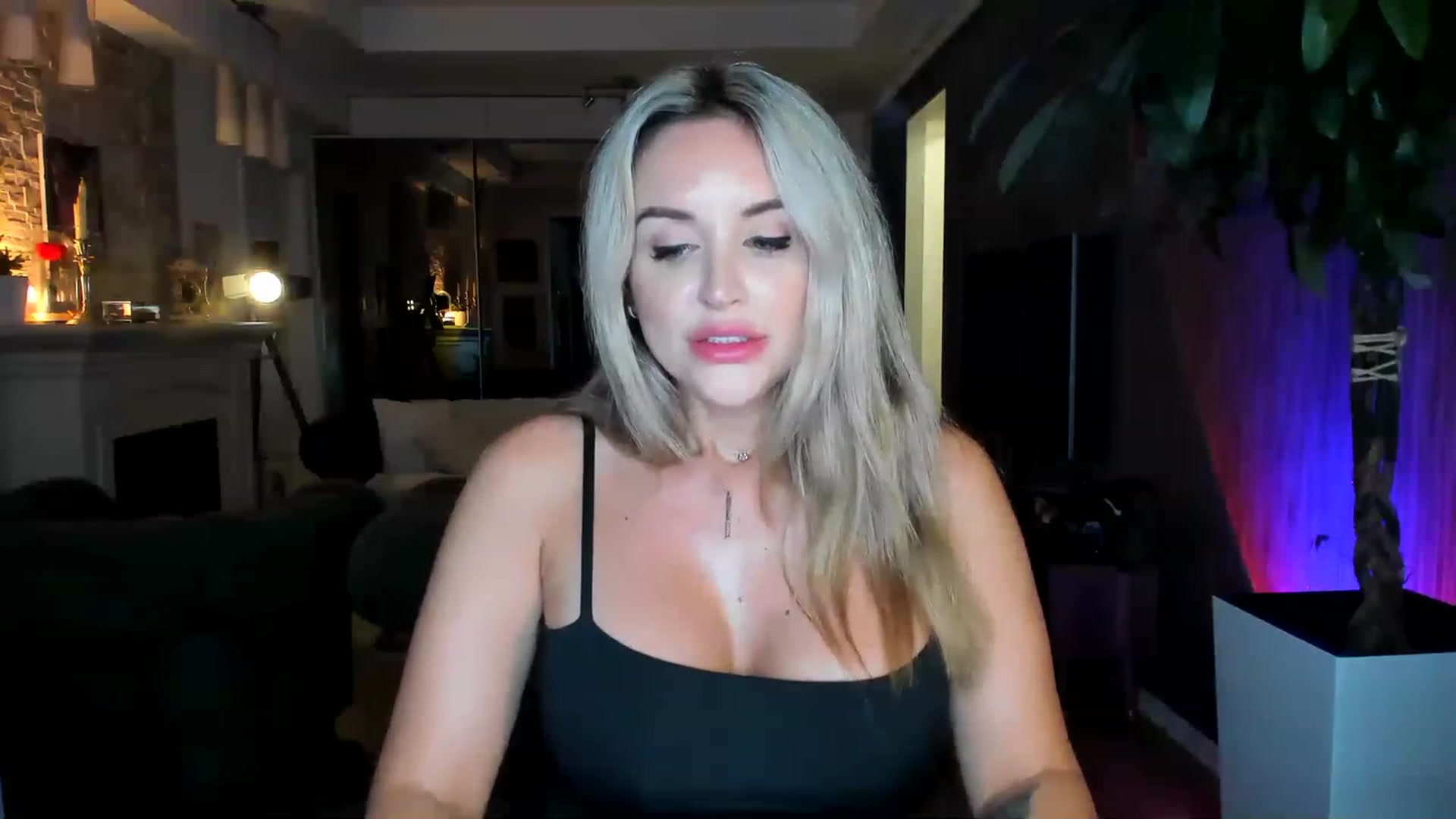 Gallery image thumbnail from TheSassyOne's myfreecams stream on, 03/18/2023, 02:14 image 16 of 20