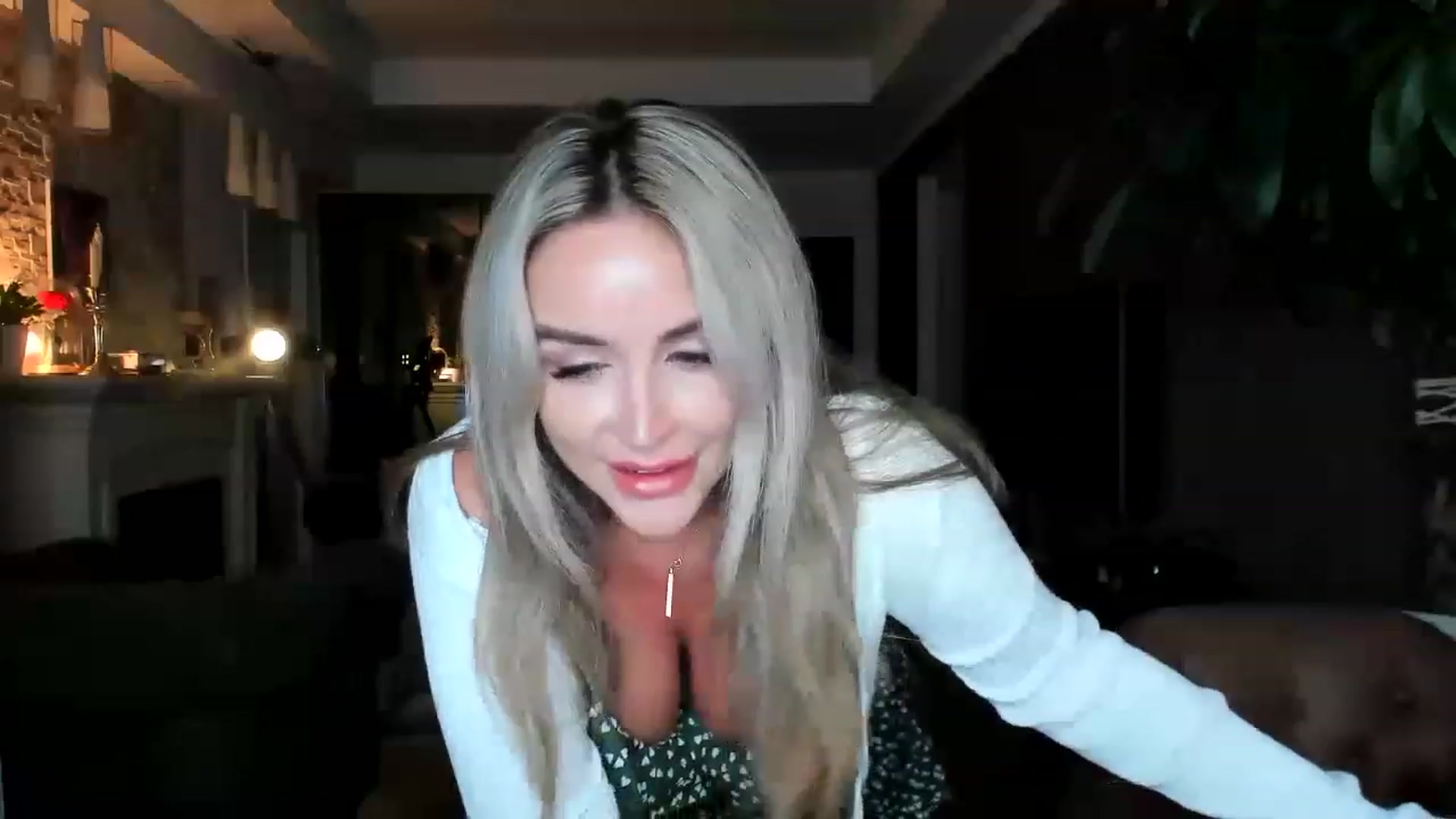 Gallery image thumbnail from TheSassyOne's myfreecams stream on, 03/26/2023, 23:18 image 12 of 20