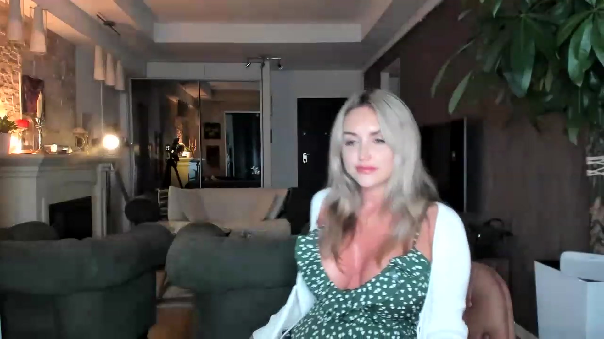 Gallery image thumbnail from TheSassyOne's myfreecams stream on, 03/26/2023, 23:18 image 7 of 20