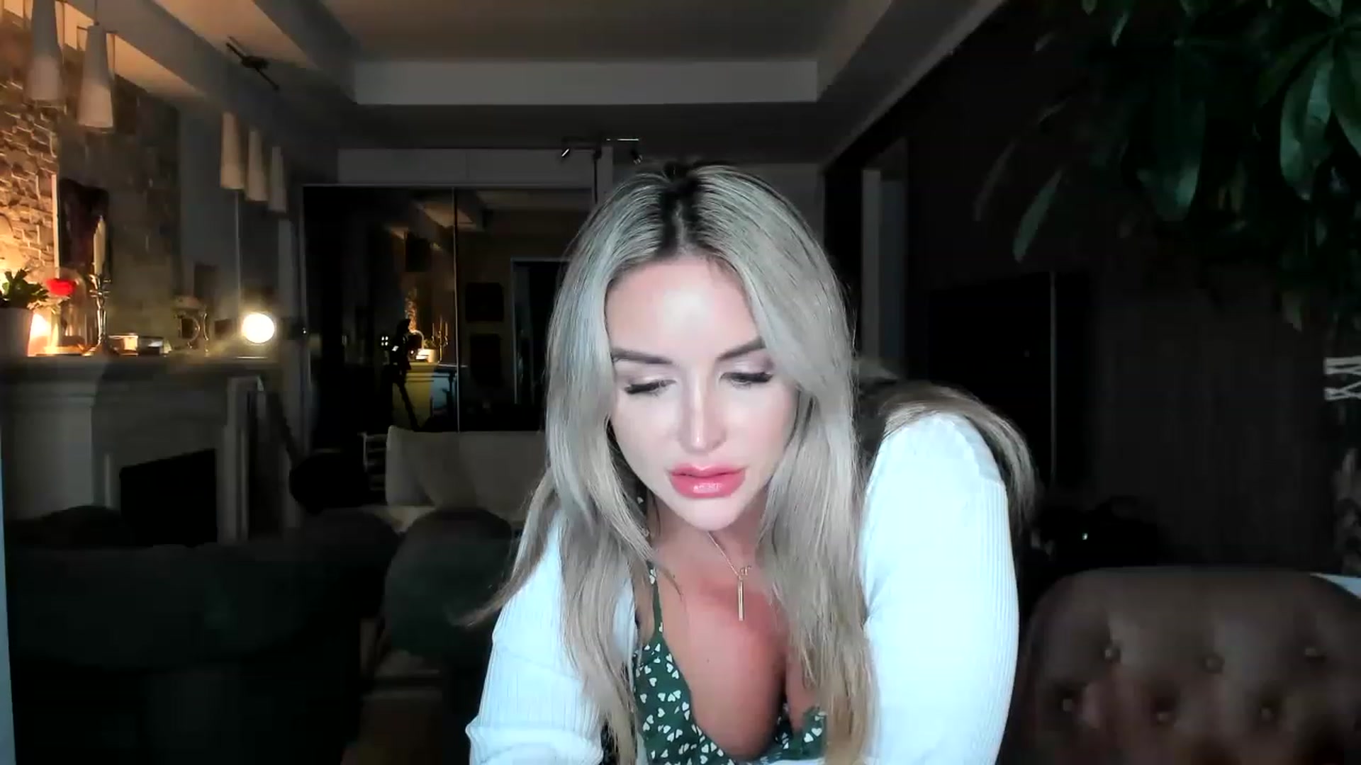 Gallery image thumbnail from TheSassyOne's myfreecams stream on, 03/26/2023, 23:18 image 15 of 20