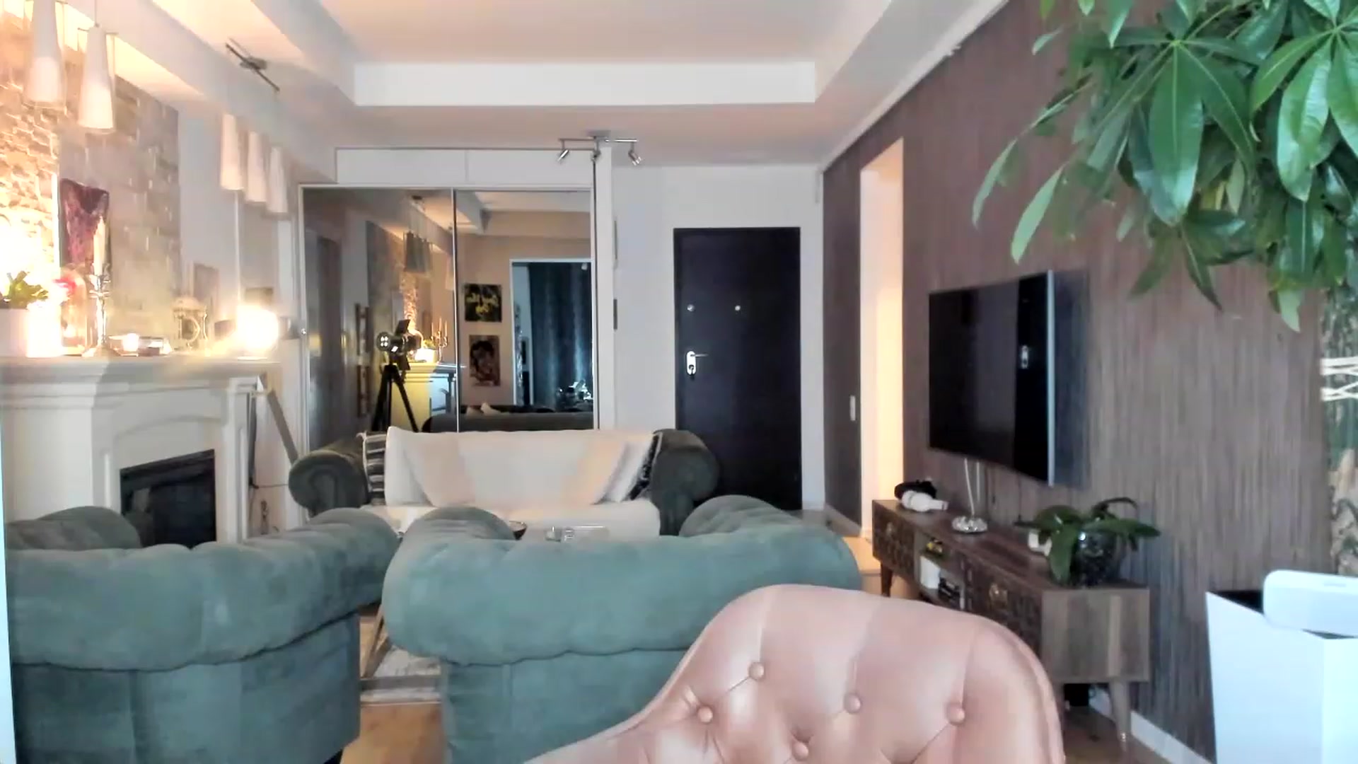 Gallery image thumbnail from TheSassyOne's myfreecams stream on, 03/26/2023, 23:18 image 18 of 20