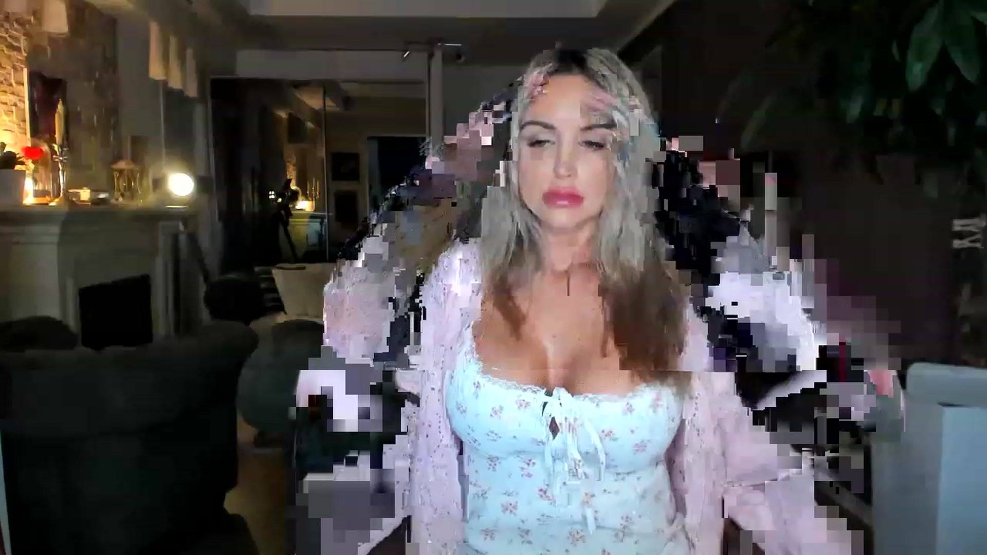 Gallery image thumbnail from TheSassyOne's myfreecams stream on, 04/01/2023, 21:28 image 5 of 20