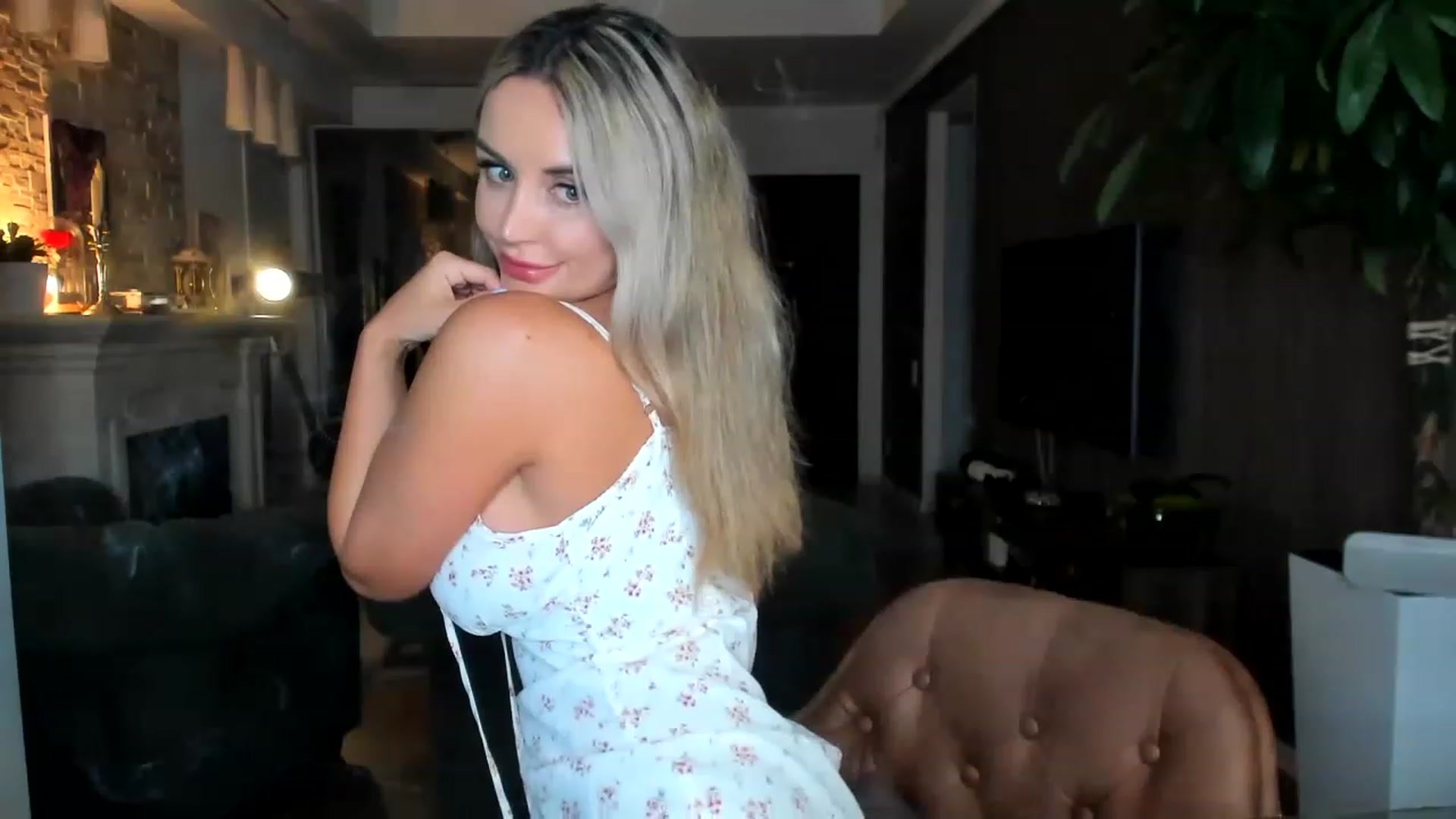 Gallery image thumbnail from TheSassyOne's myfreecams stream on, 04/02/2023, 24:39 image 3 of 20