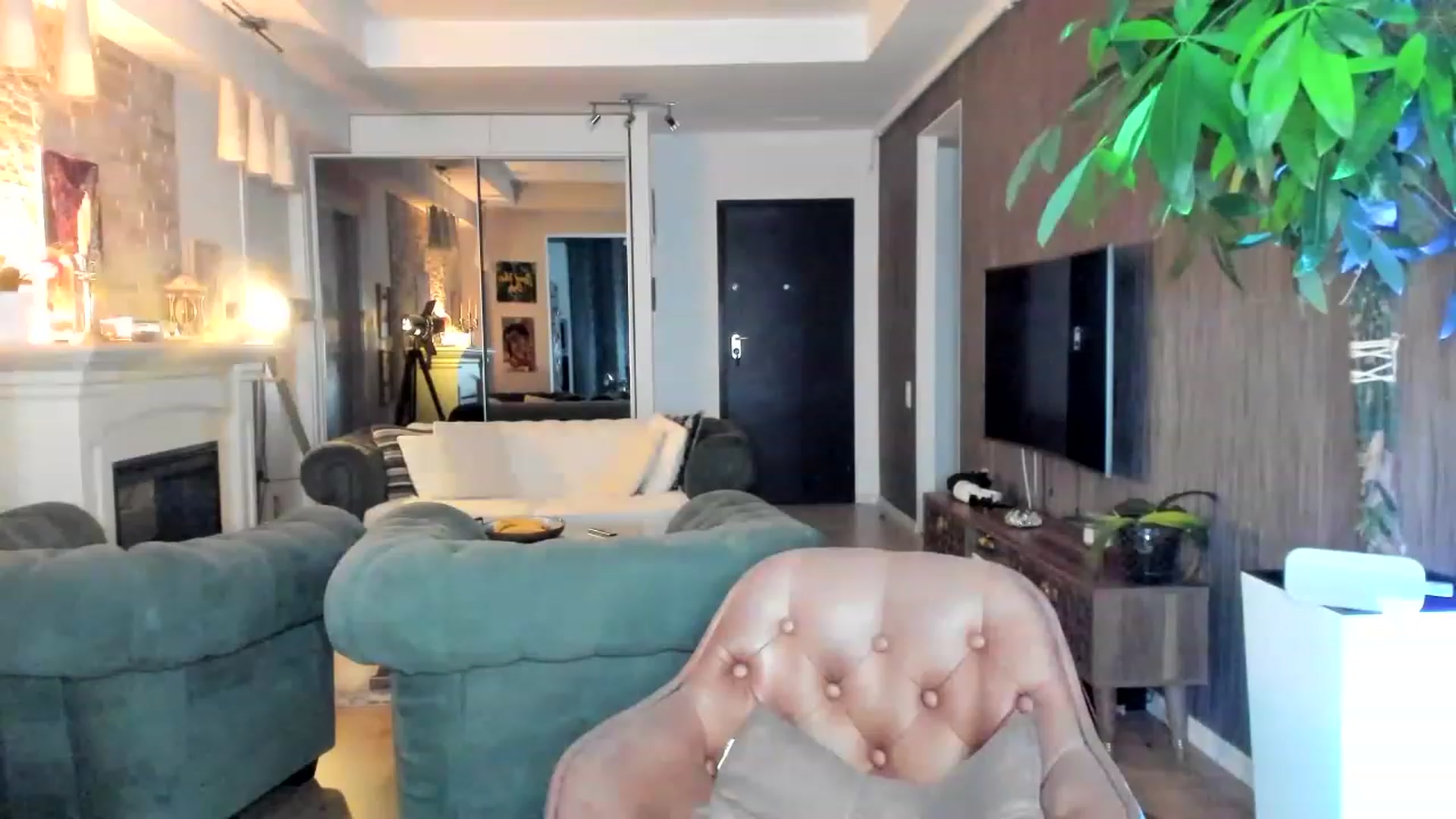 Gallery image thumbnail from TheSassyOne's myfreecams stream on, 04/02/2023, 21:31 image 1 of 20