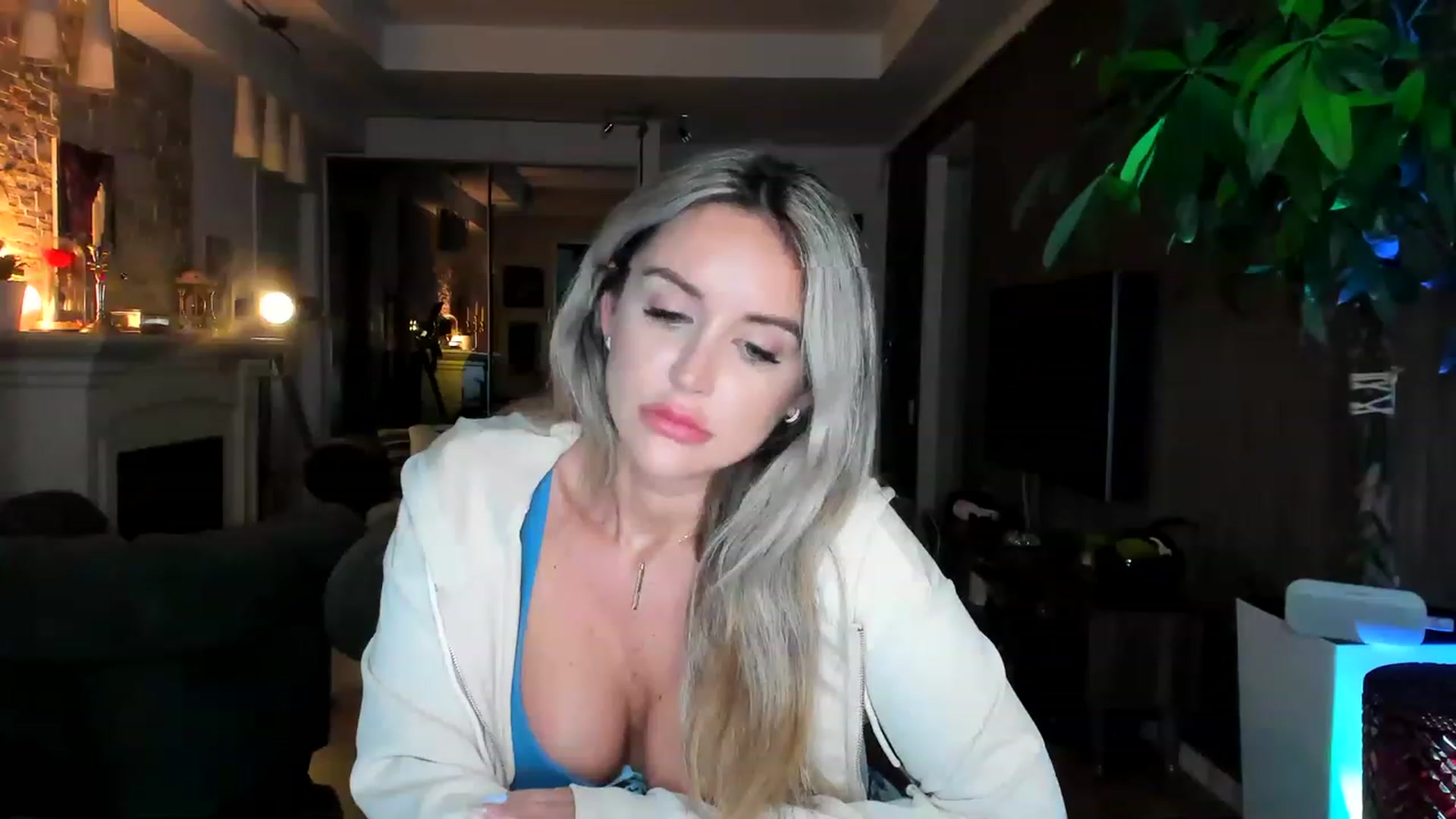 Gallery image thumbnail from TheSassyOne's myfreecams stream on, 04/03/2023, 22:01 image 15 of 20