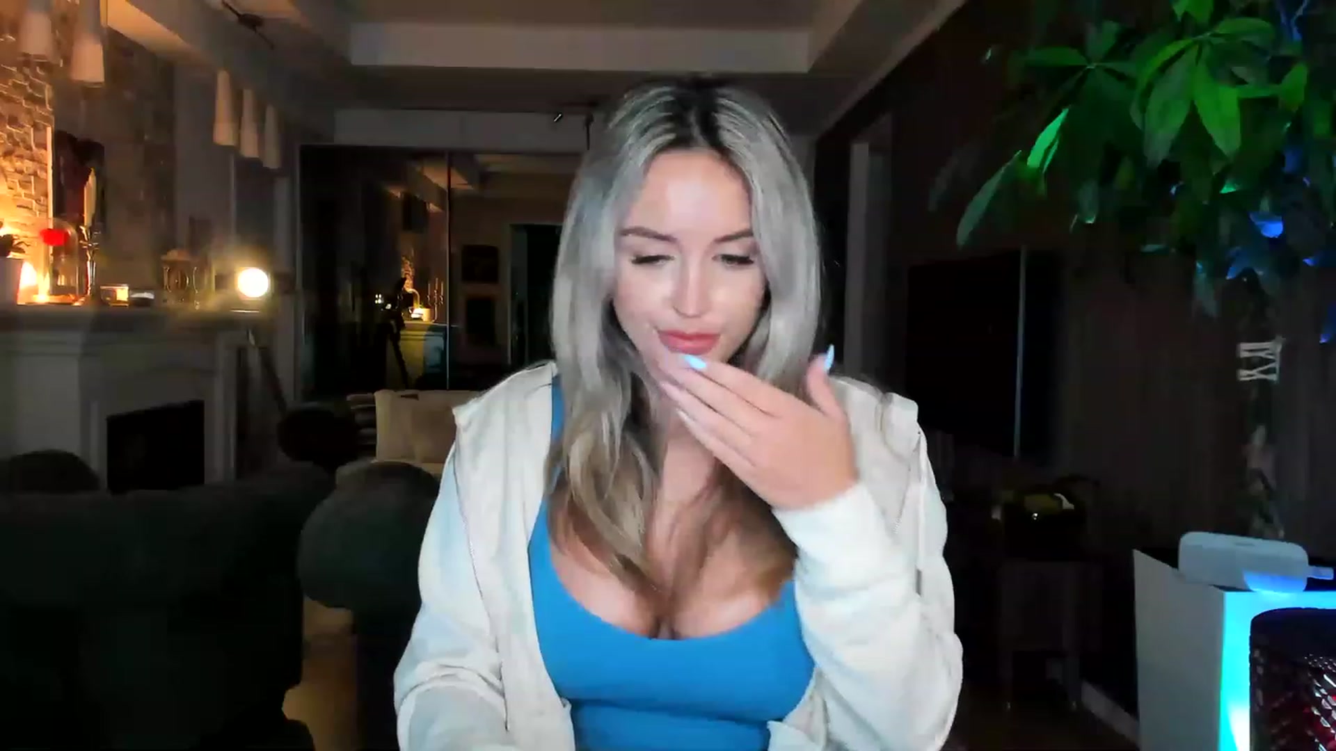 Gallery image thumbnail from TheSassyOne's myfreecams stream on, 04/03/2023, 22:01 image 18 of 20