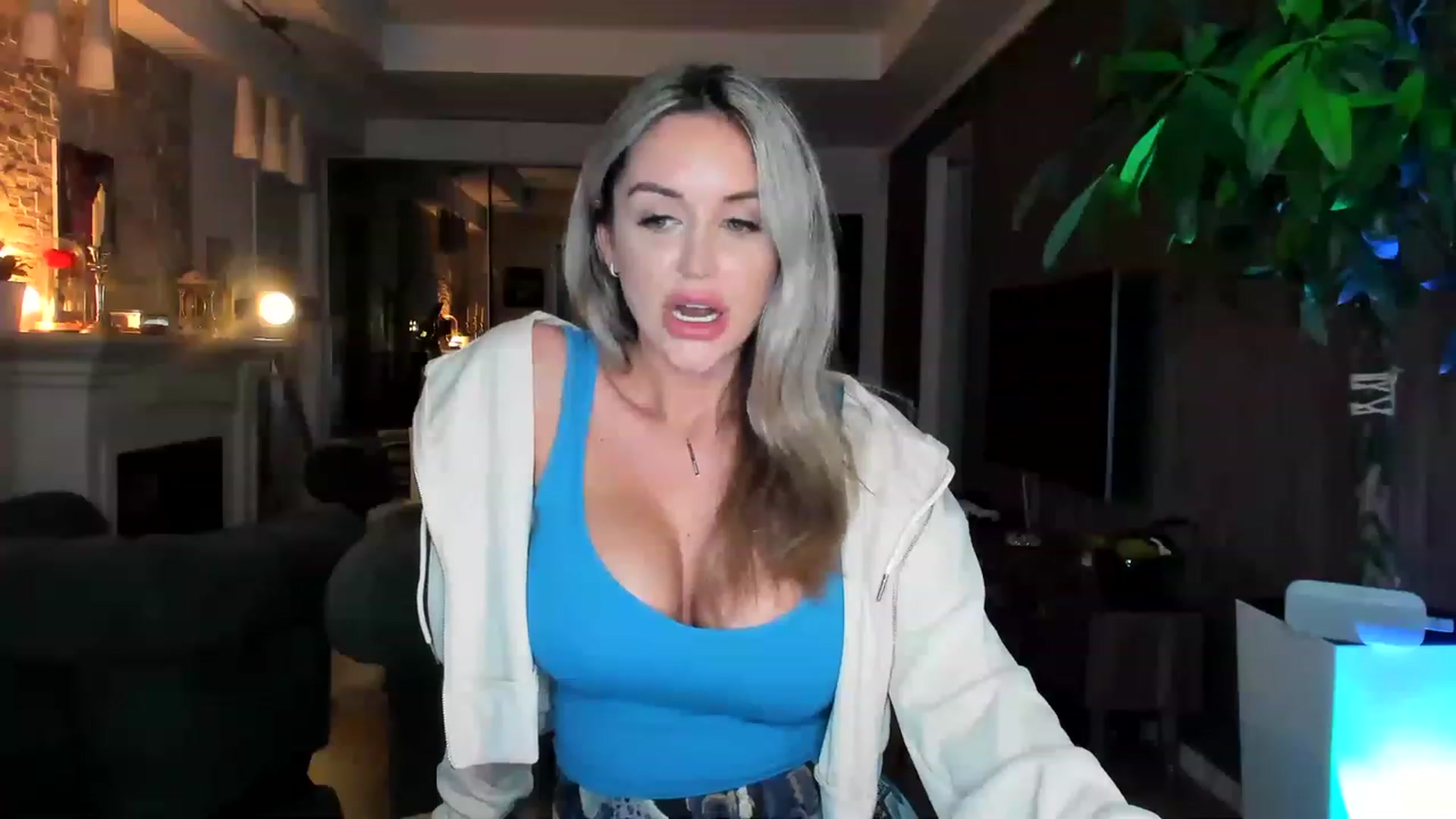 Gallery image thumbnail from TheSassyOne's myfreecams stream on, 04/03/2023, 22:01 image 14 of 20