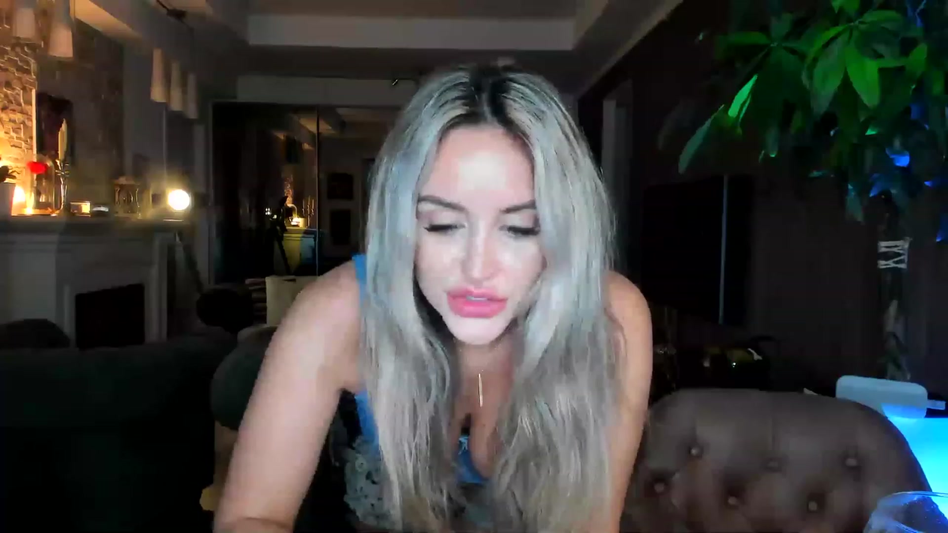 Gallery image thumbnail from TheSassyOne's myfreecams stream on, 04/04/2023, 24:03 image 2 of 20