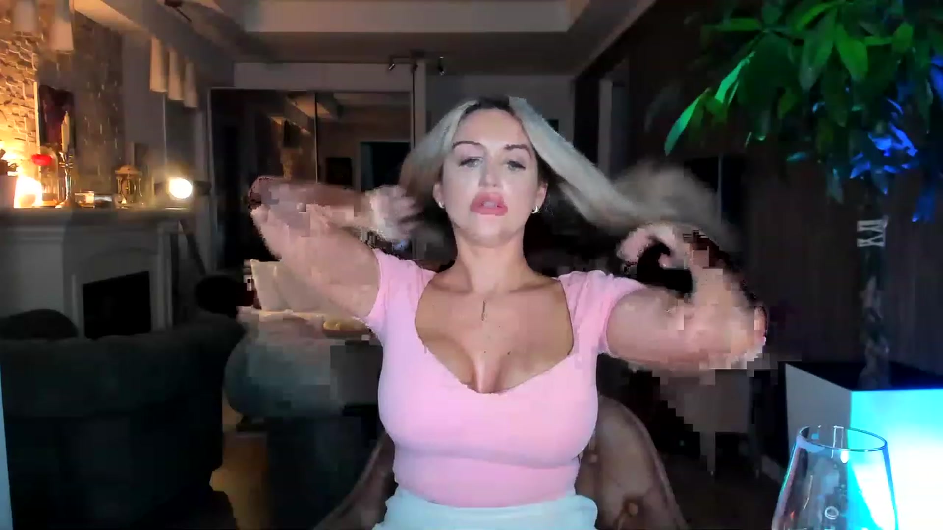 Gallery image thumbnail from TheSassyOne's myfreecams stream on, 04/09/2023, 24:06 image 8 of 20