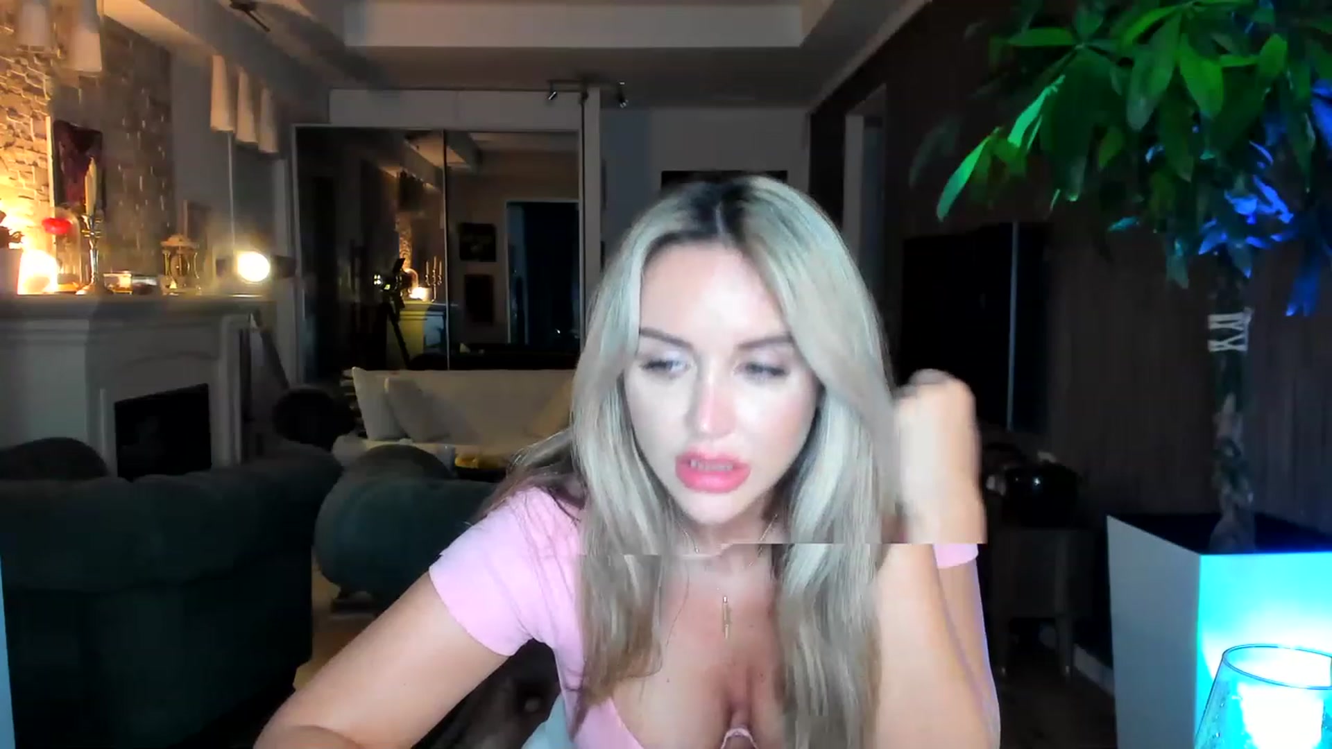Gallery image thumbnail from TheSassyOne's myfreecams stream on, 04/09/2023, 24:06 image 19 of 20