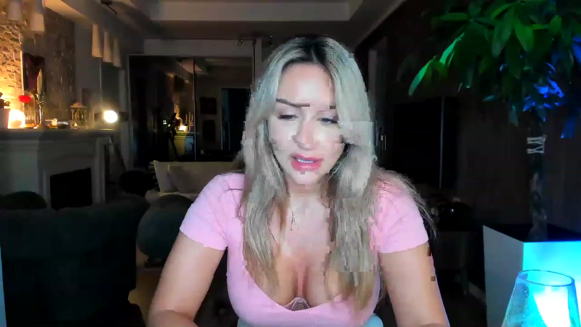 Gallery image thumbnail from TheSassyOne's myfreecams stream on, 04/09/2023, 24:06 image 20 of 20