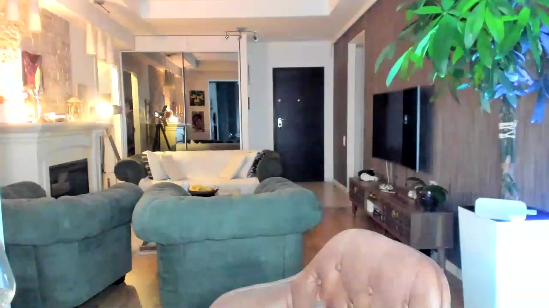 Gallery image thumbnail from TheSassyOne's myfreecams stream on, 04/09/2023, 01:28 image 10 of 20