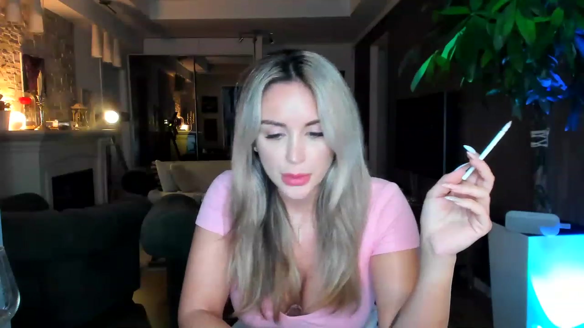 Gallery image thumbnail from TheSassyOne's myfreecams stream on, 04/09/2023, 01:28 image 19 of 20