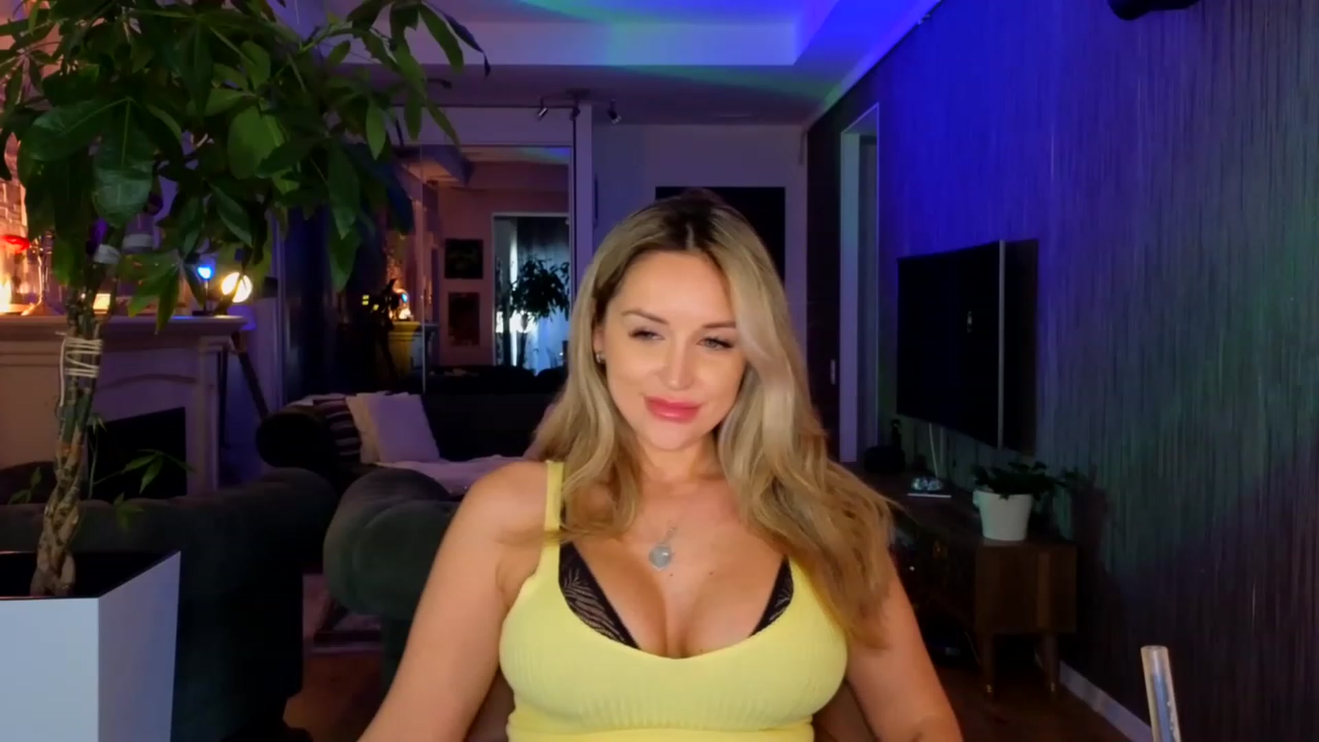 Gallery image thumbnail from TheSassyOne's myfreecams stream on, 07/05/2023, 10:41 image 16 of 20