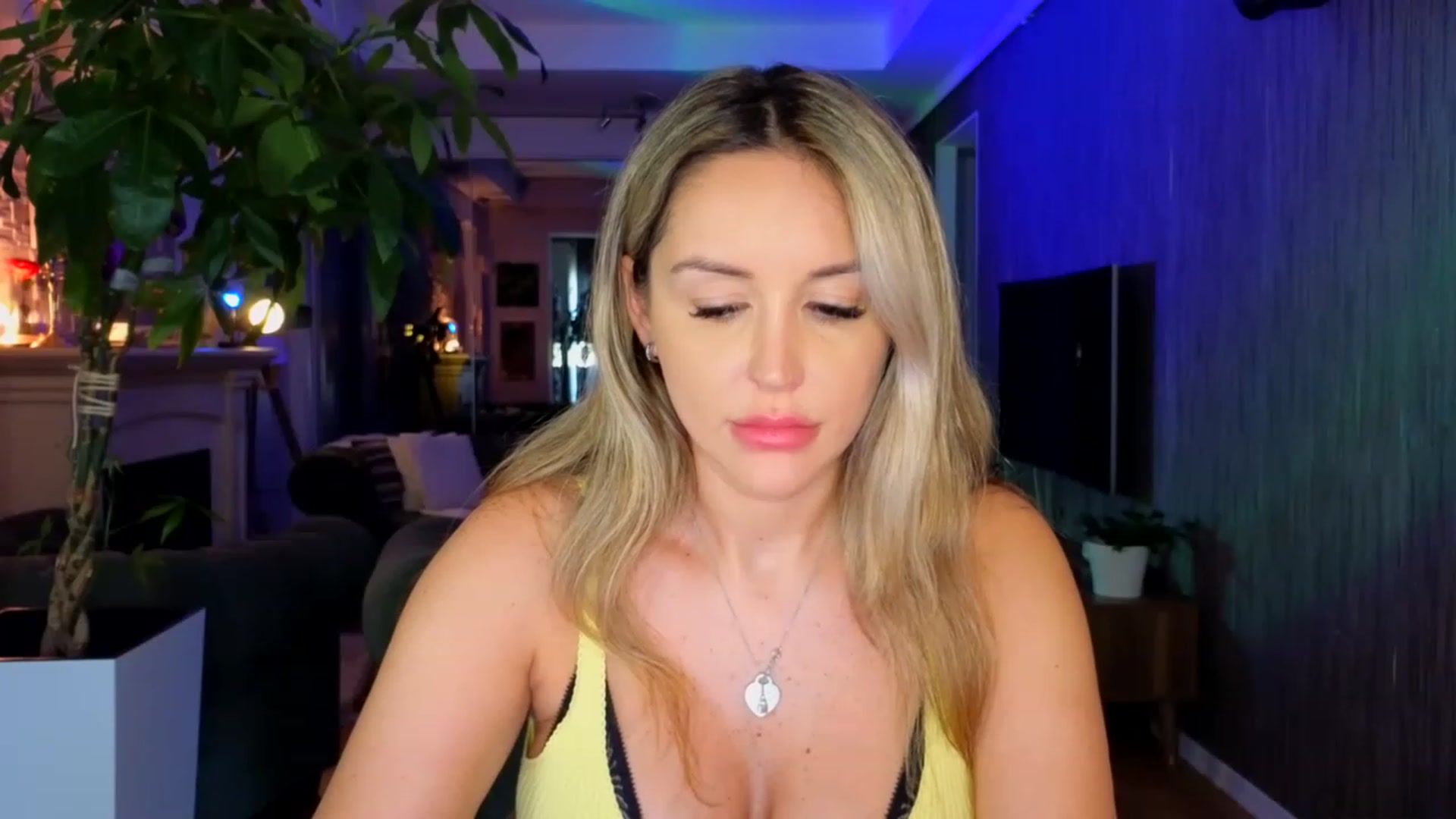 Gallery image thumbnail from TheSassyOne's myfreecams stream on, 07/05/2023, 10:41 image 7 of 20