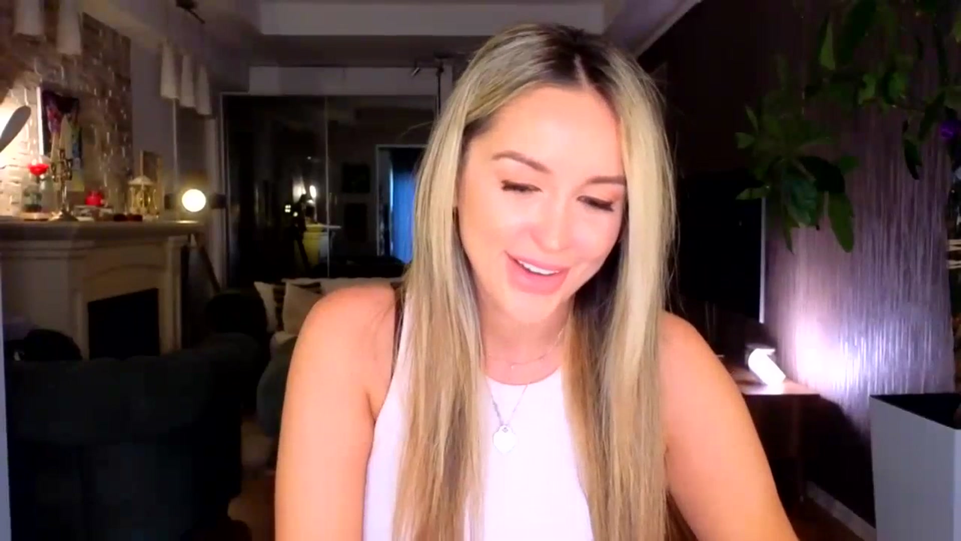 Gallery image thumbnail from TheSassyOne's myfreecams stream on, 10/22/2023, 08:07 image 19 of 20