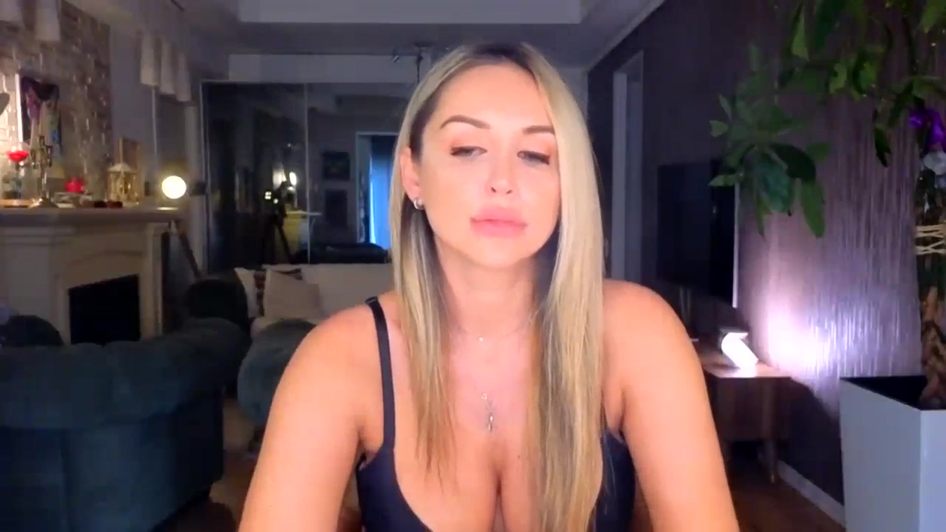 Gallery image thumbnail from TheSassyOne's myfreecams stream on, 10/22/2023, 11:55 image 19 of 20