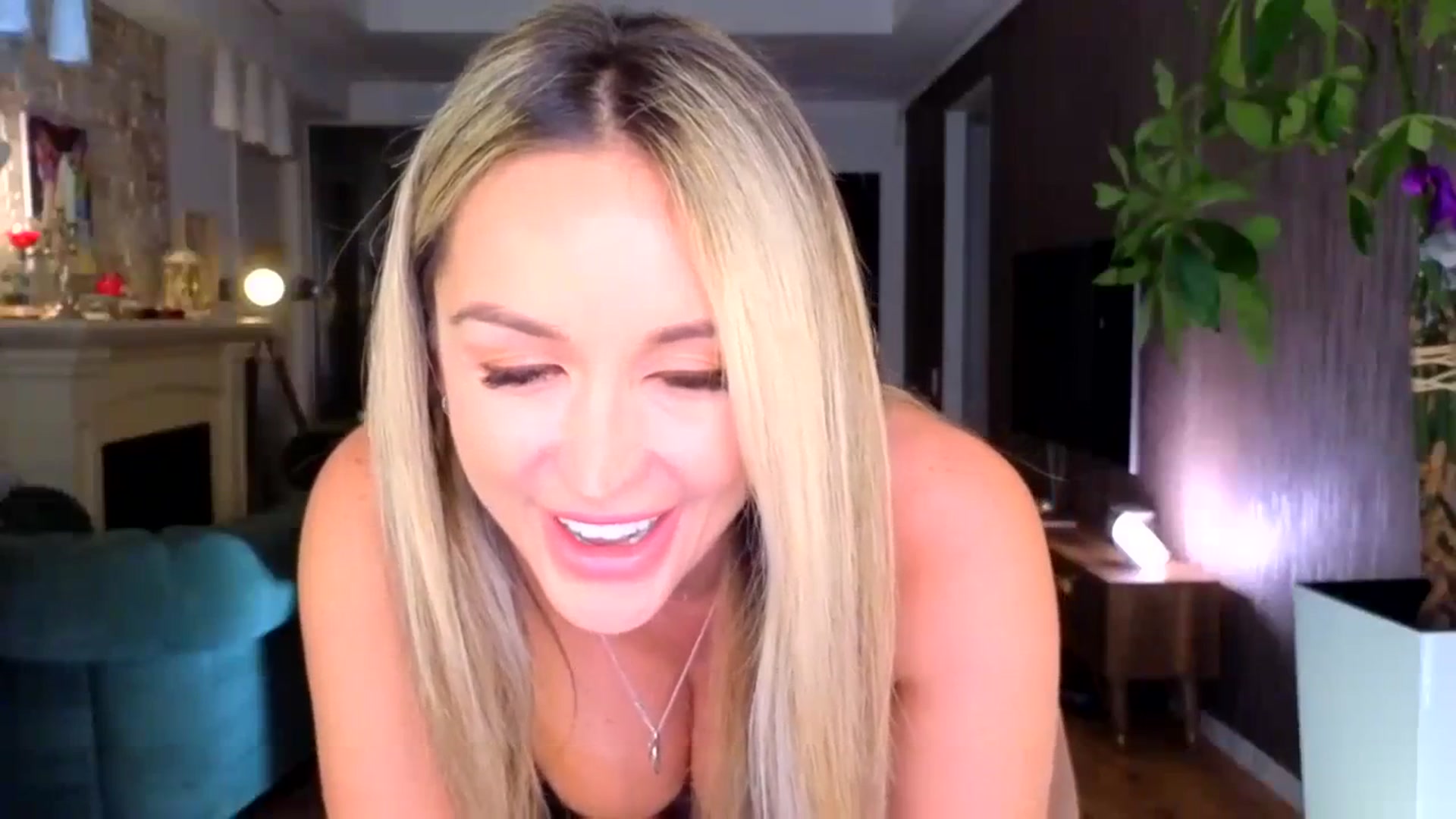 Gallery image thumbnail from TheSassyOne's myfreecams stream on, 10/22/2023, 14:30 image 6 of 20